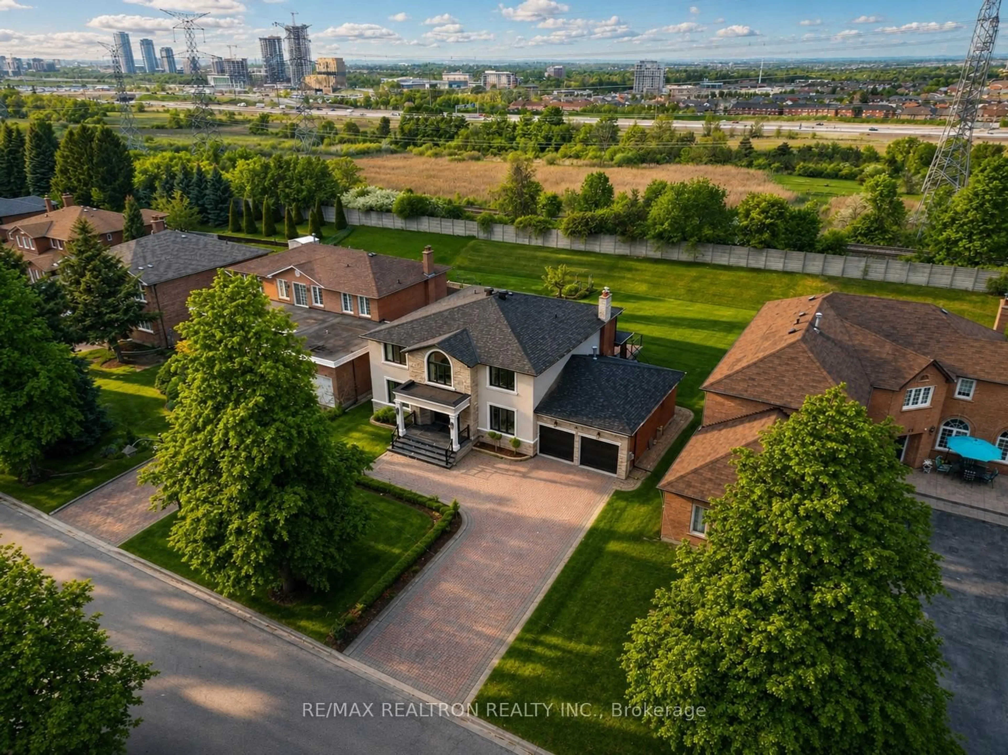 A pic from outside/outdoor area/front of a property/back of a property/a pic from drone, unknown for 38 Beckenridge Dr, Markham Ontario L3S 2V7