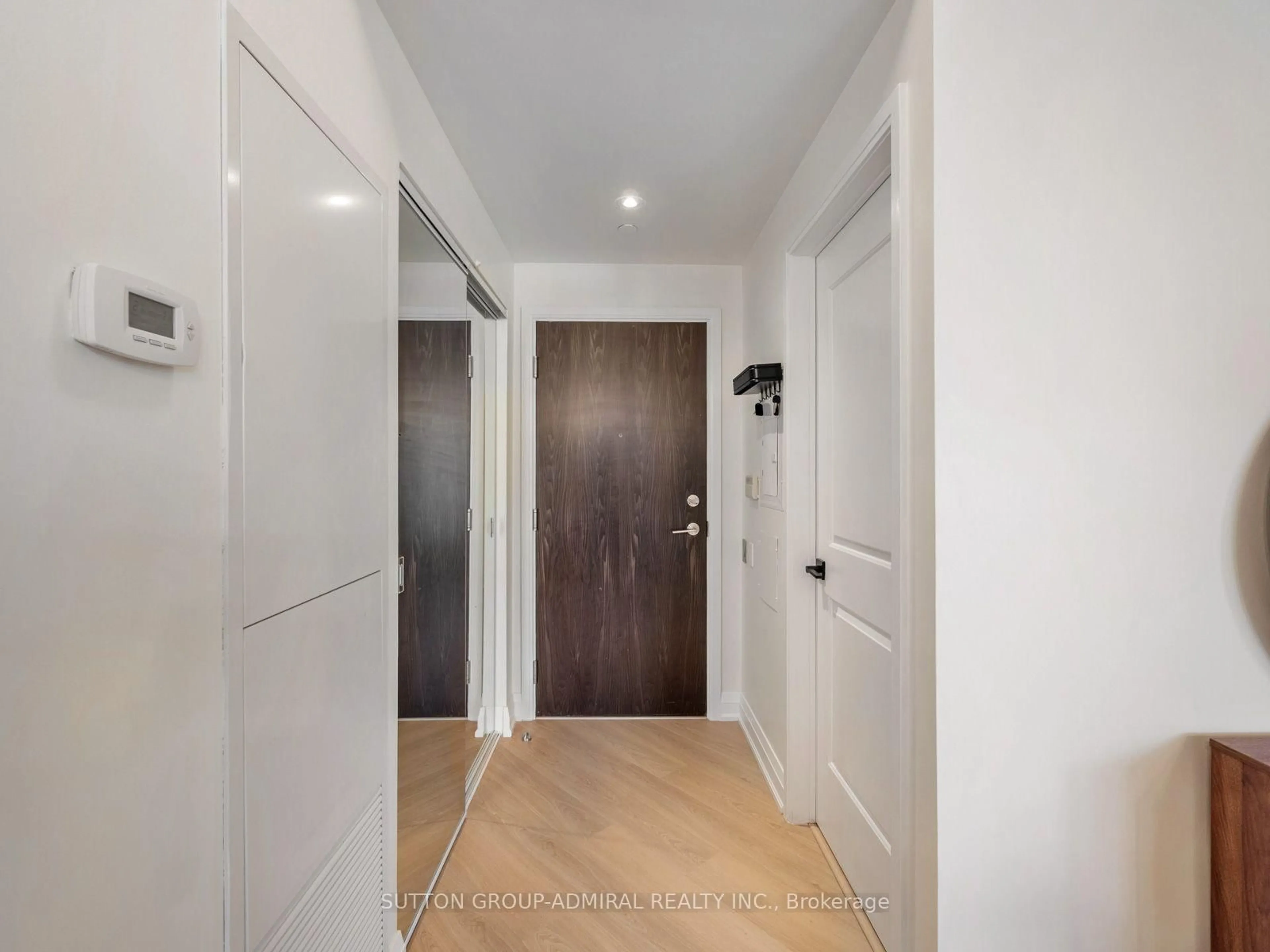 Indoor entryway for 7608 Yonge St #405, Vaughan Ontario L4J 0J5