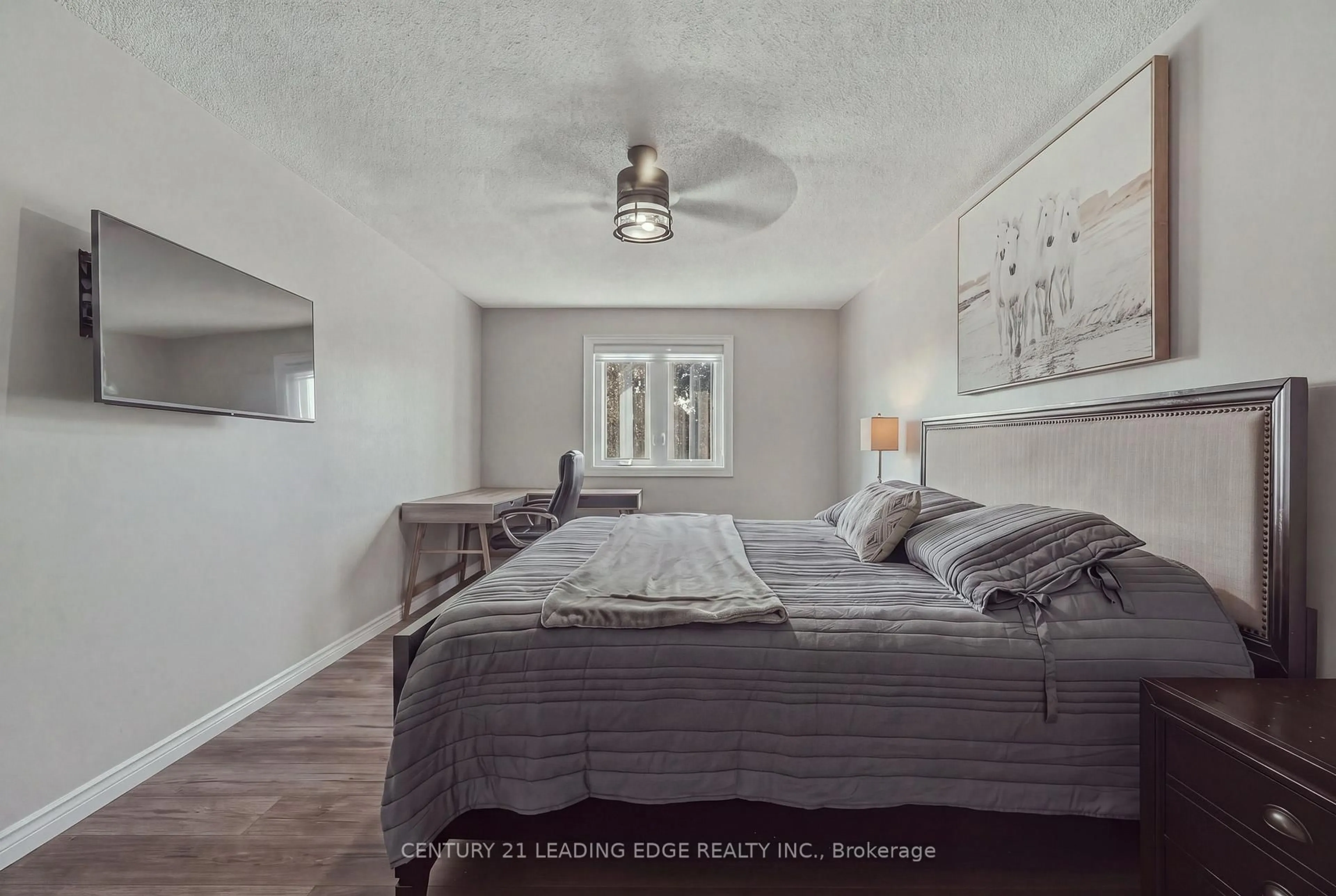 A pic of a room for 1100 MACLEAN St, Innisfil Ontario L9S 1W1