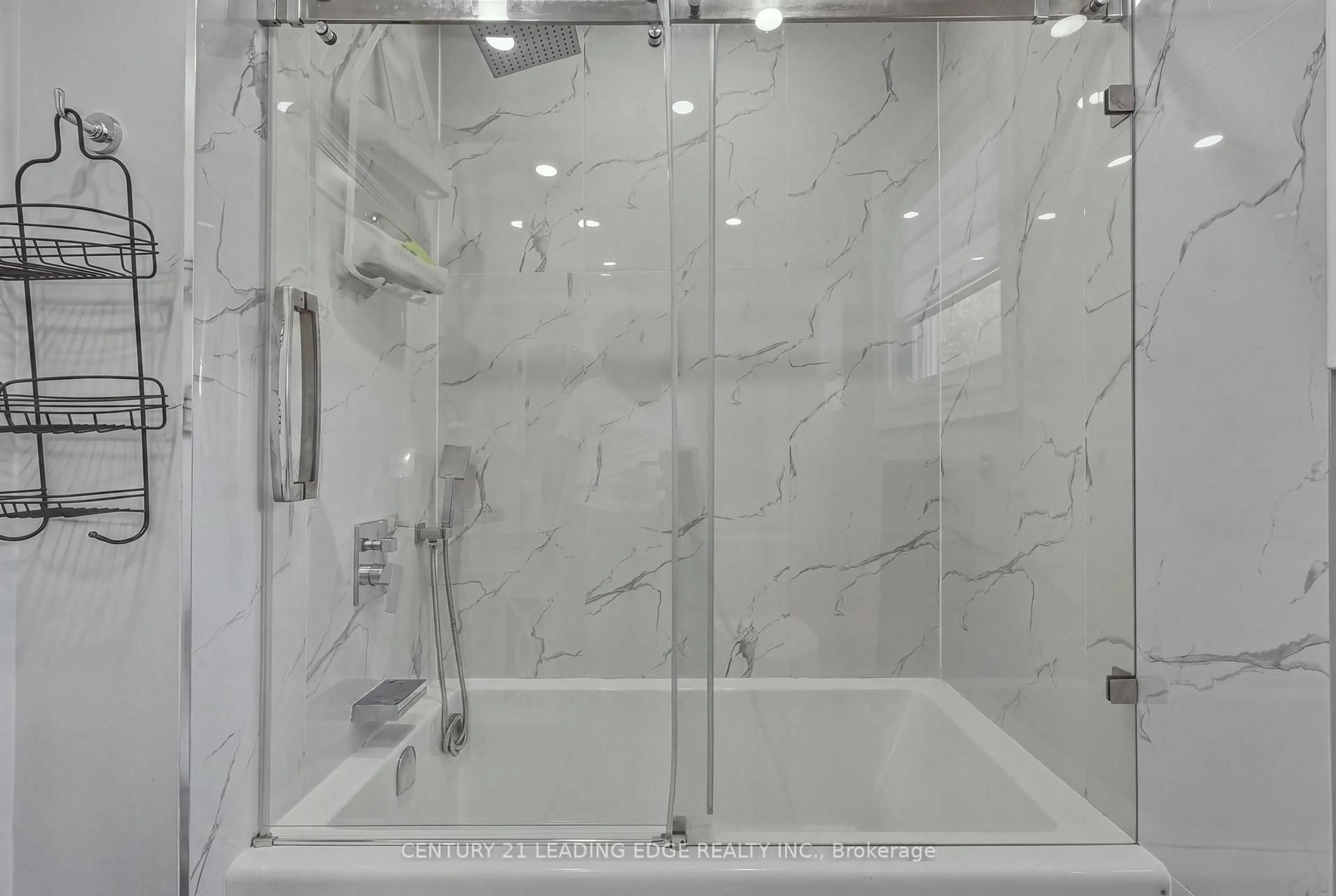 Contemporary bathroom, ceramic/tile floor for 1100 MACLEAN St, Innisfil Ontario L9S 1W1