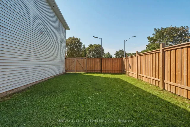 1100 MACLEAN St, Innisfil 5