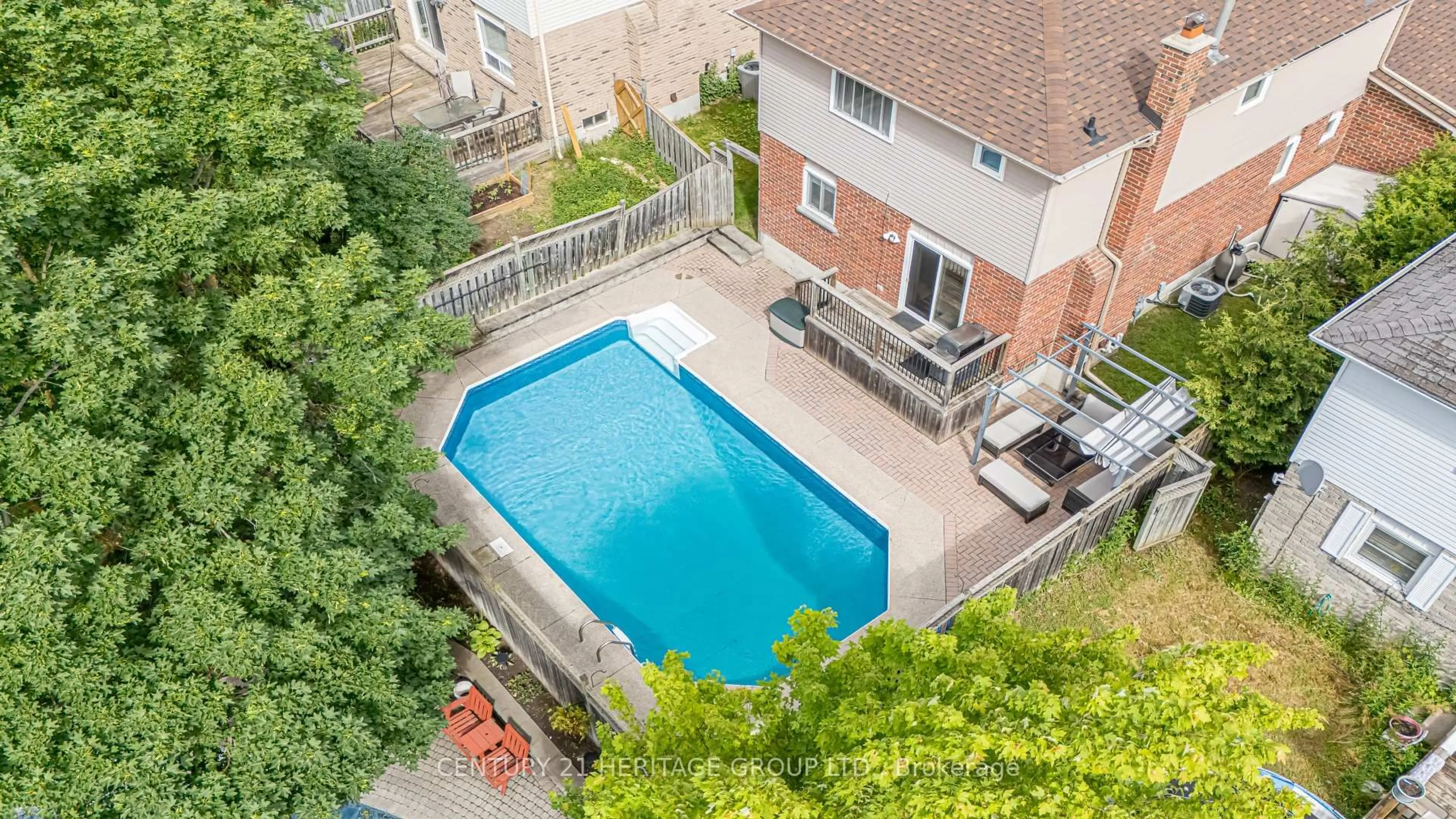 Pool for 222 Forsyth Rd, Newmarket Ontario L3Y 7Y9