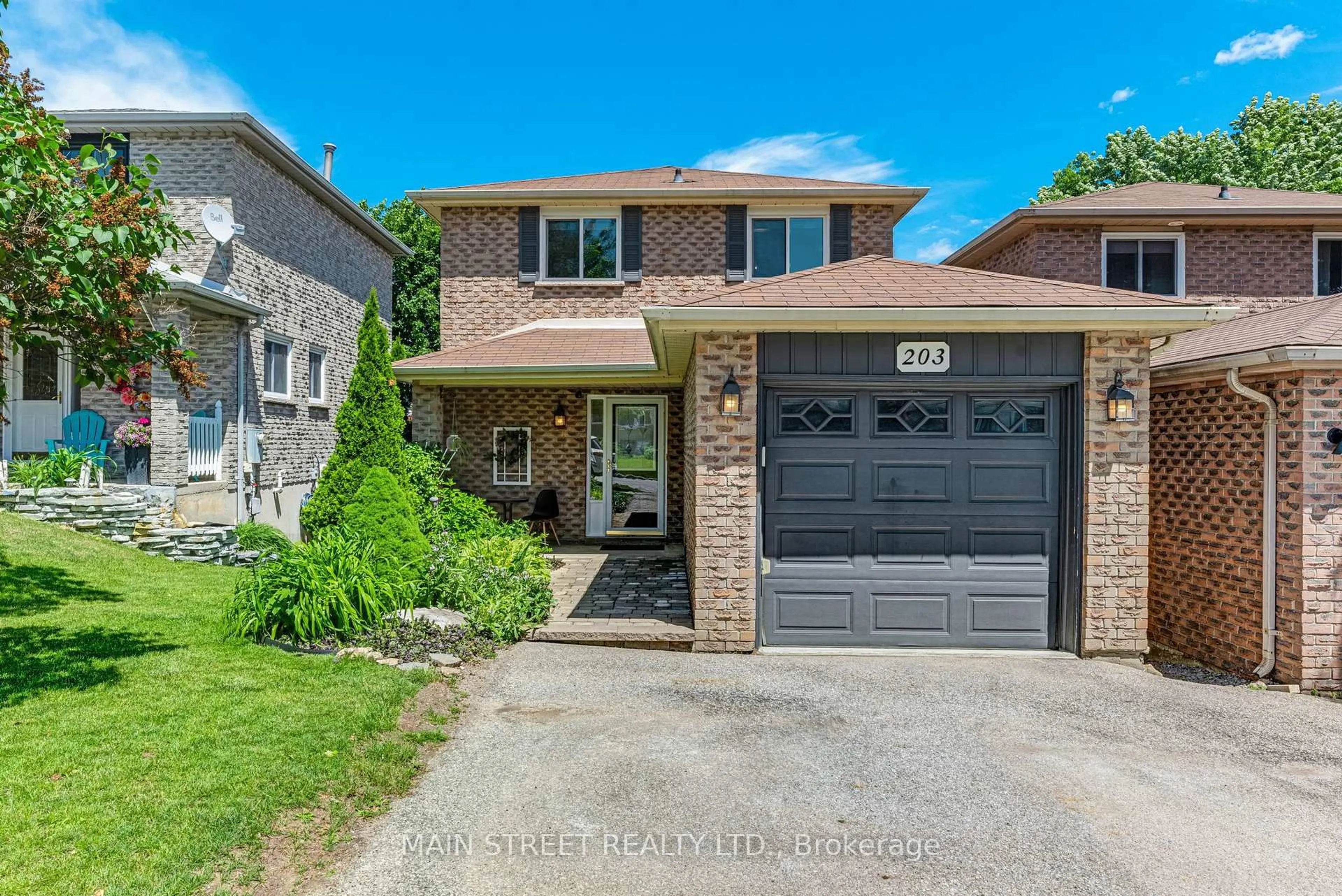 Home with brick exterior material, street for 203 Colborne St, Bradford West Gwillimbury Ontario L3Z 2R6