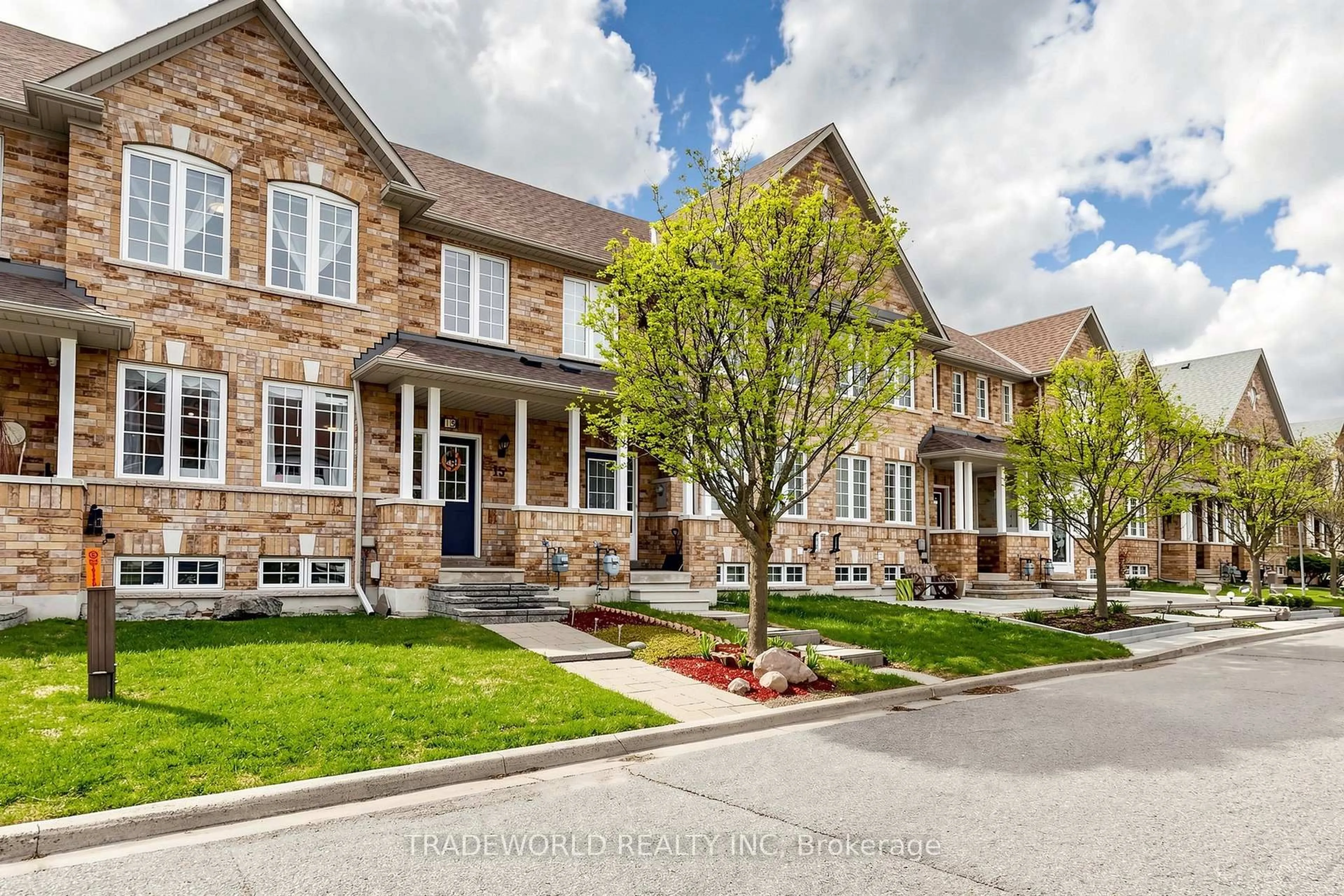 Home with brick exterior material, street for 15 Kingsley Rd, Markham Ontario L3R 5X7