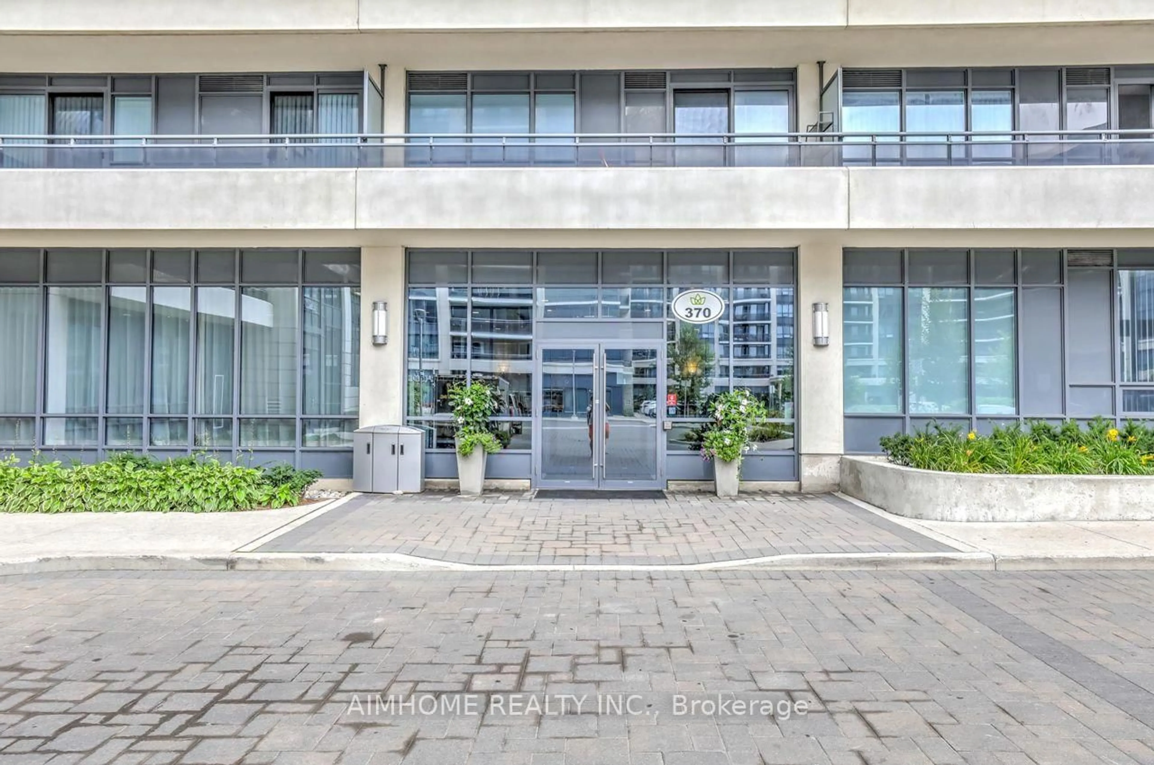 Indoor foyer for 370 Highway 7 #217, Richmond Hill Ontario L4B 0C4