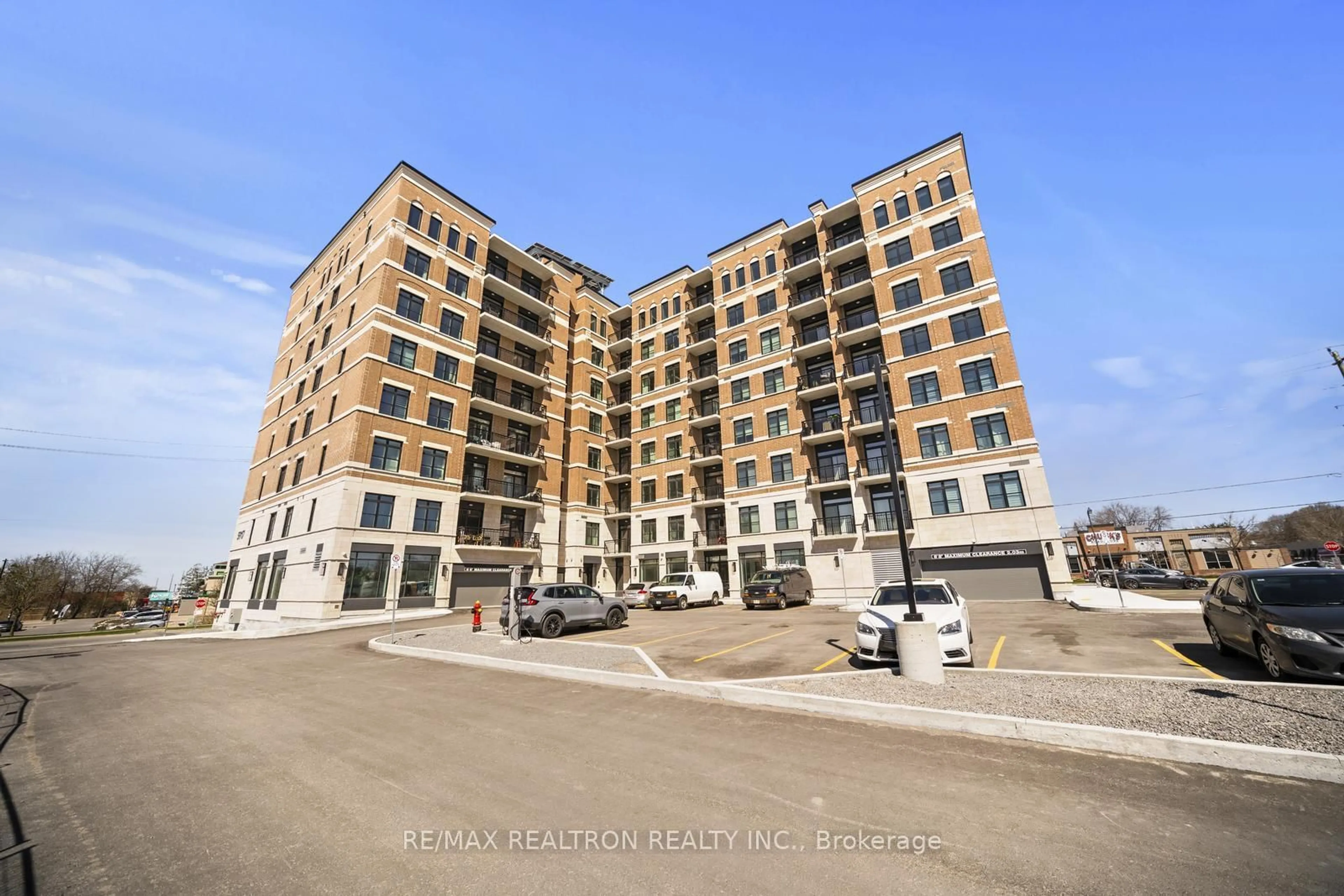 Unknown for 5917 Main St #Ph811, Whitchurch-Stouffville Ontario L4A 5G4
