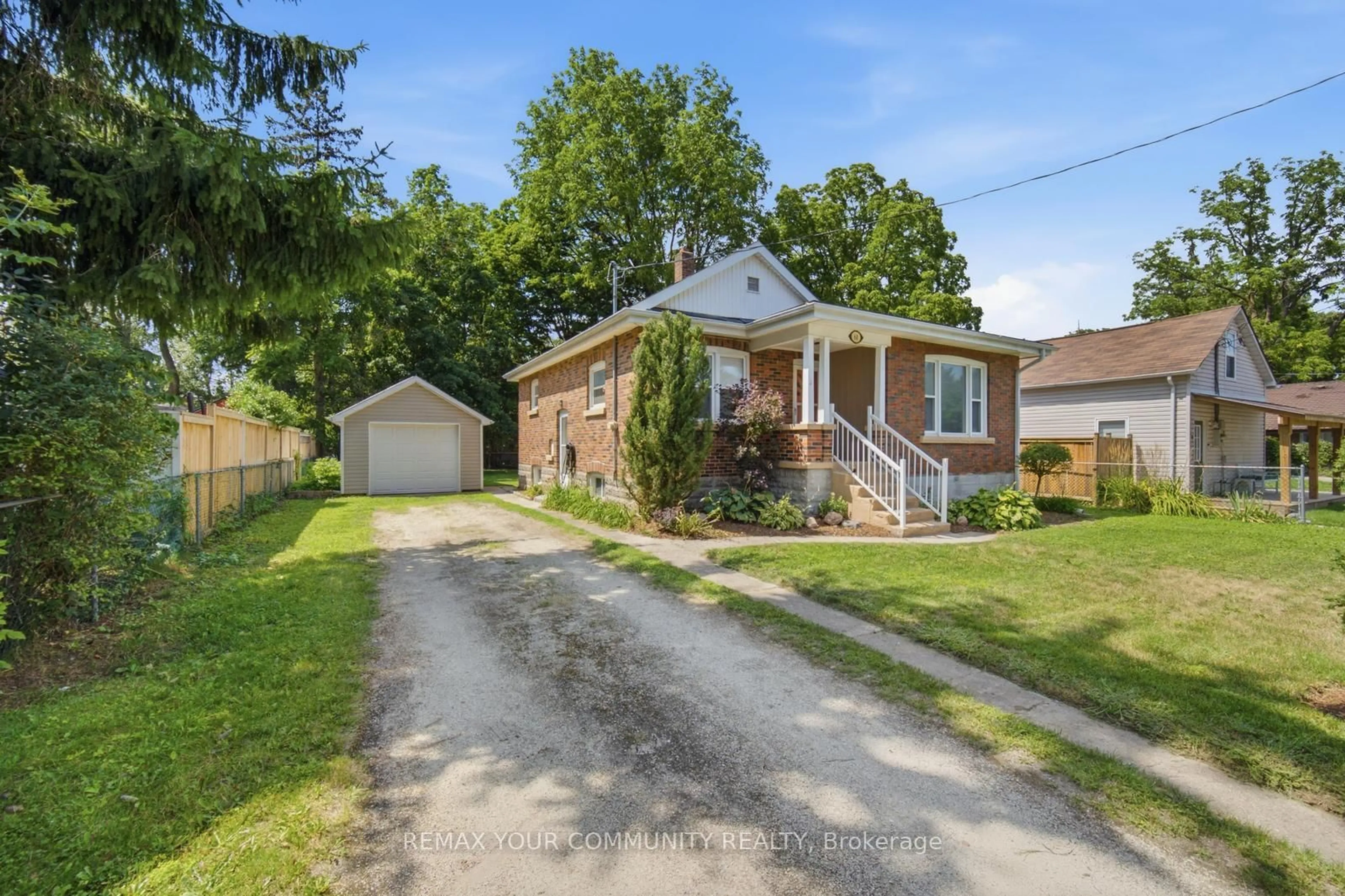 A pic from outside/outdoor area/front of a property/back of a property/a pic from drone, street for 60 Church St, New Tecumseth Ontario L9R 1G9