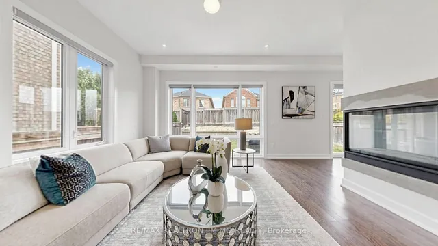 16 Farrell Rd, Vaughan 5