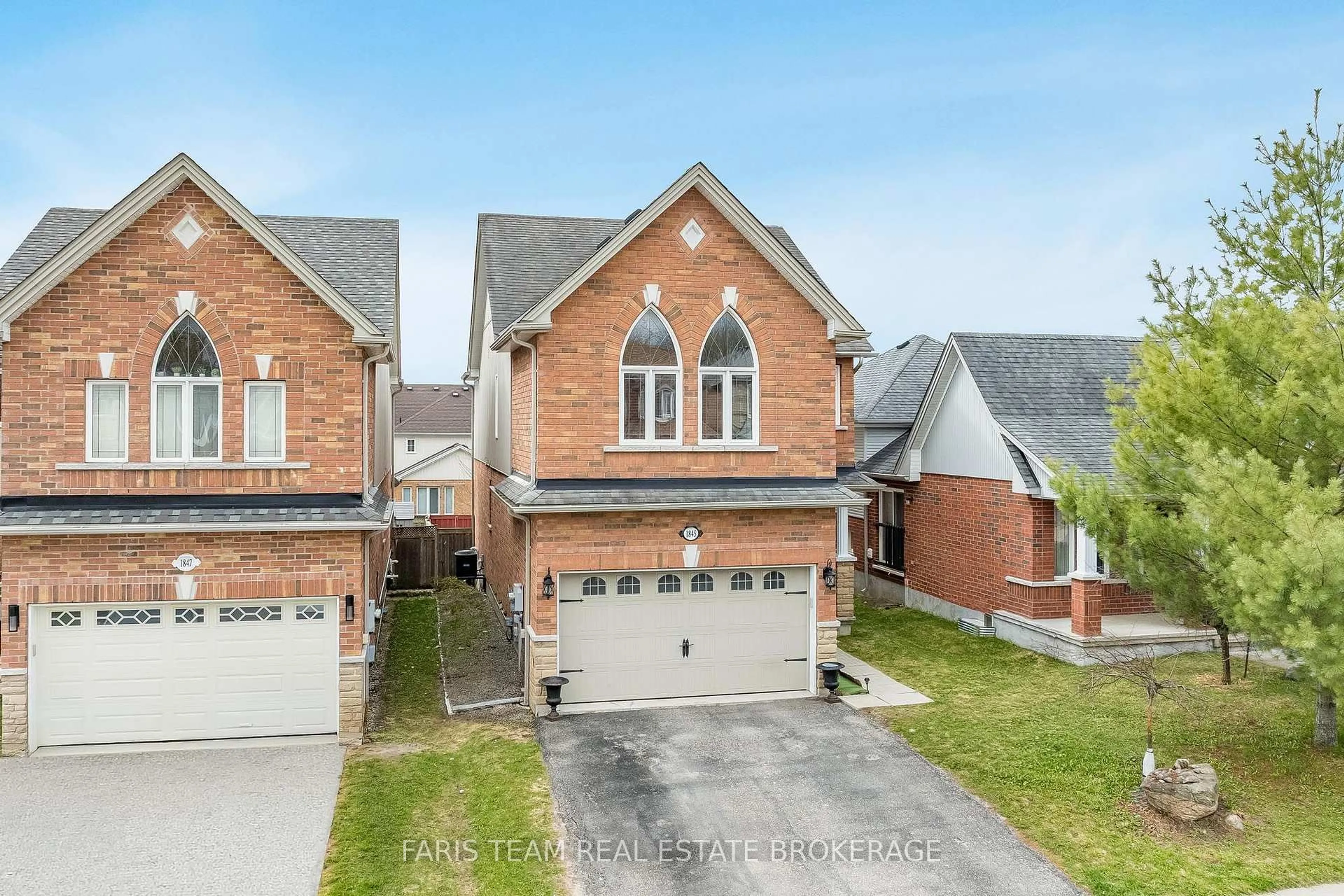 Home with brick exterior material, street for 1845 Lamstone St, Innisfil Ontario L9S 4Z8