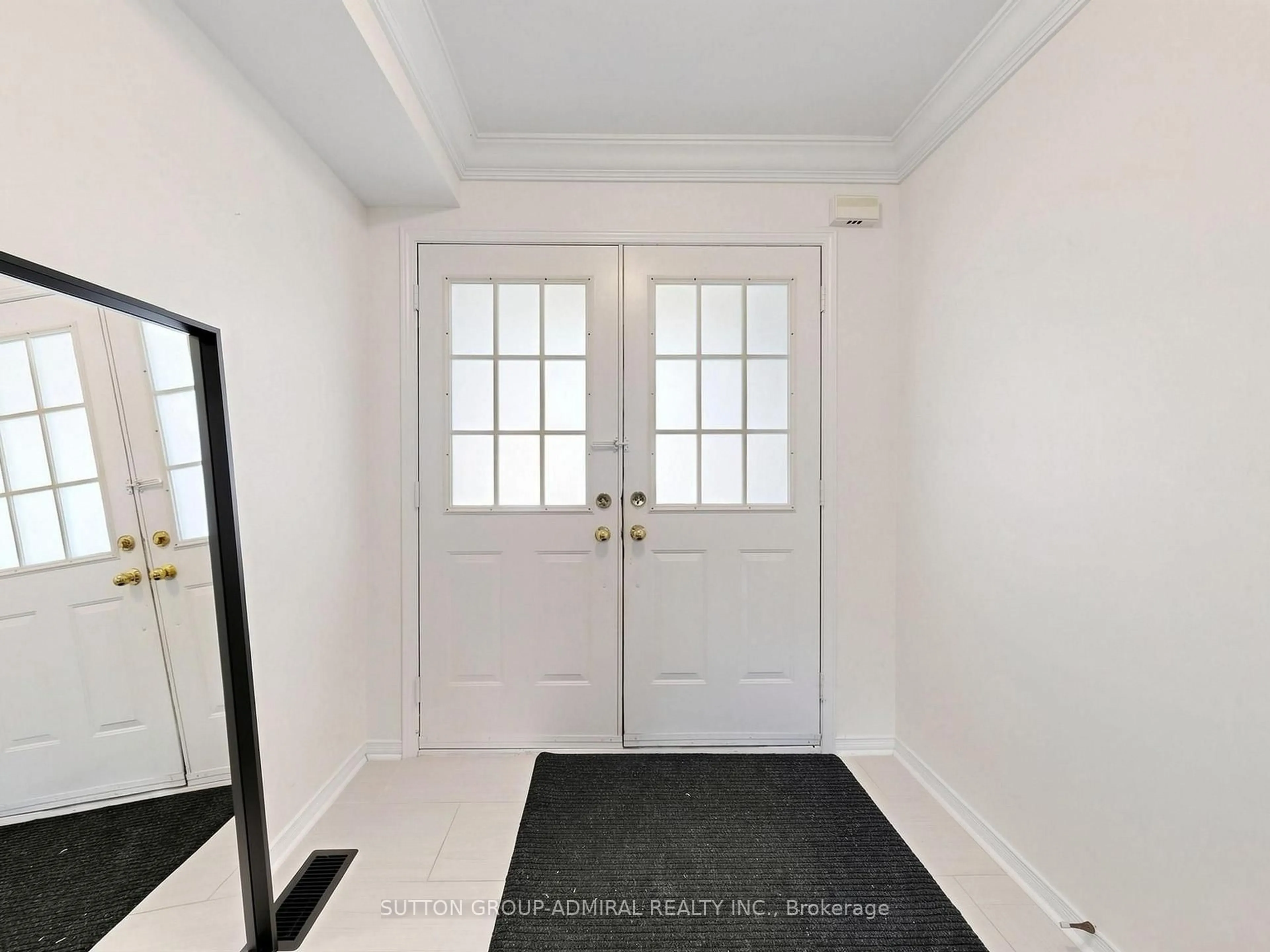 Indoor entryway for 12 Elderbrook Cres, Vaughan Ontario L4K 5M5
