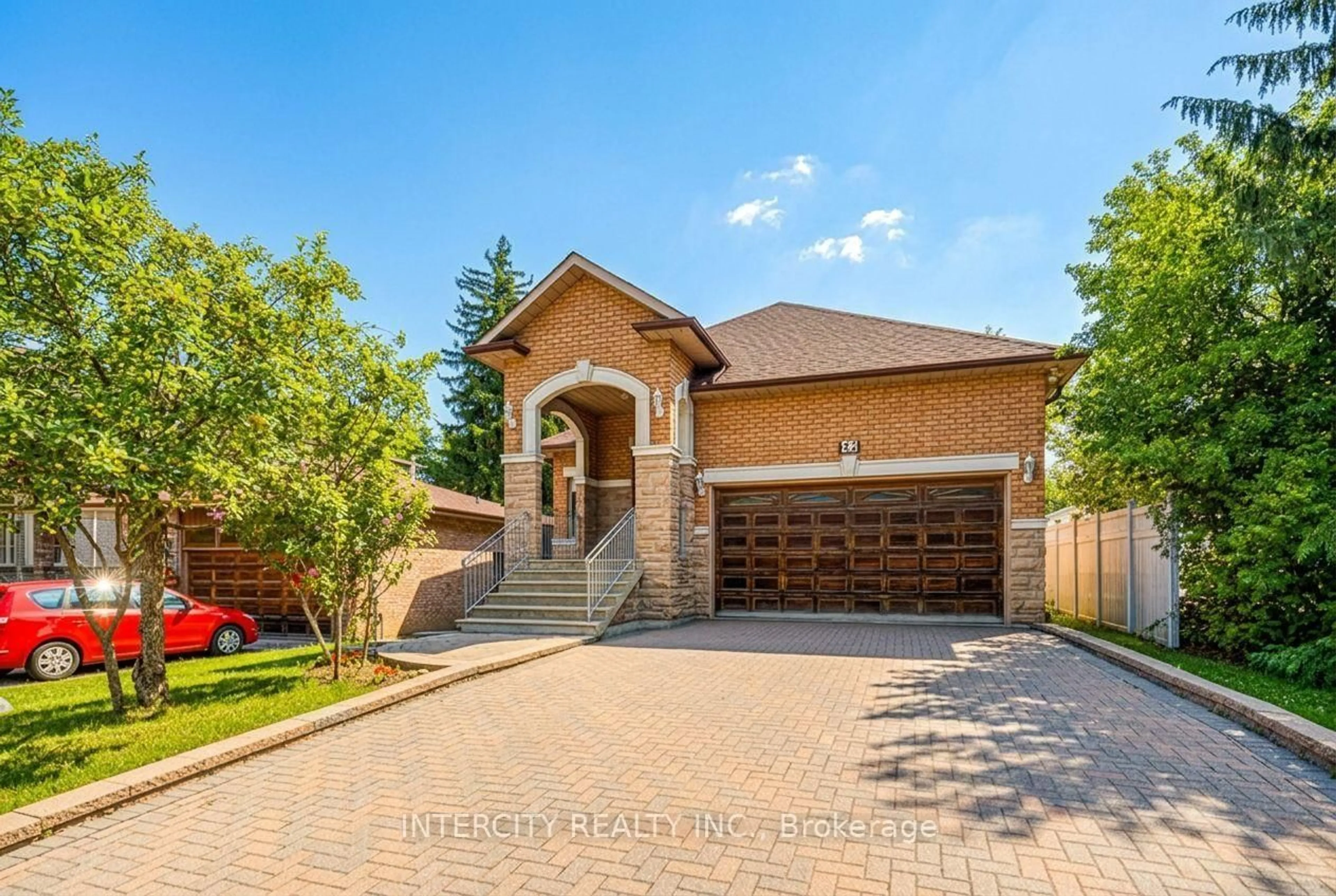 Home with brick exterior material, street for 42 Oak Ave, Richmond Hill Ontario L4C 6R7