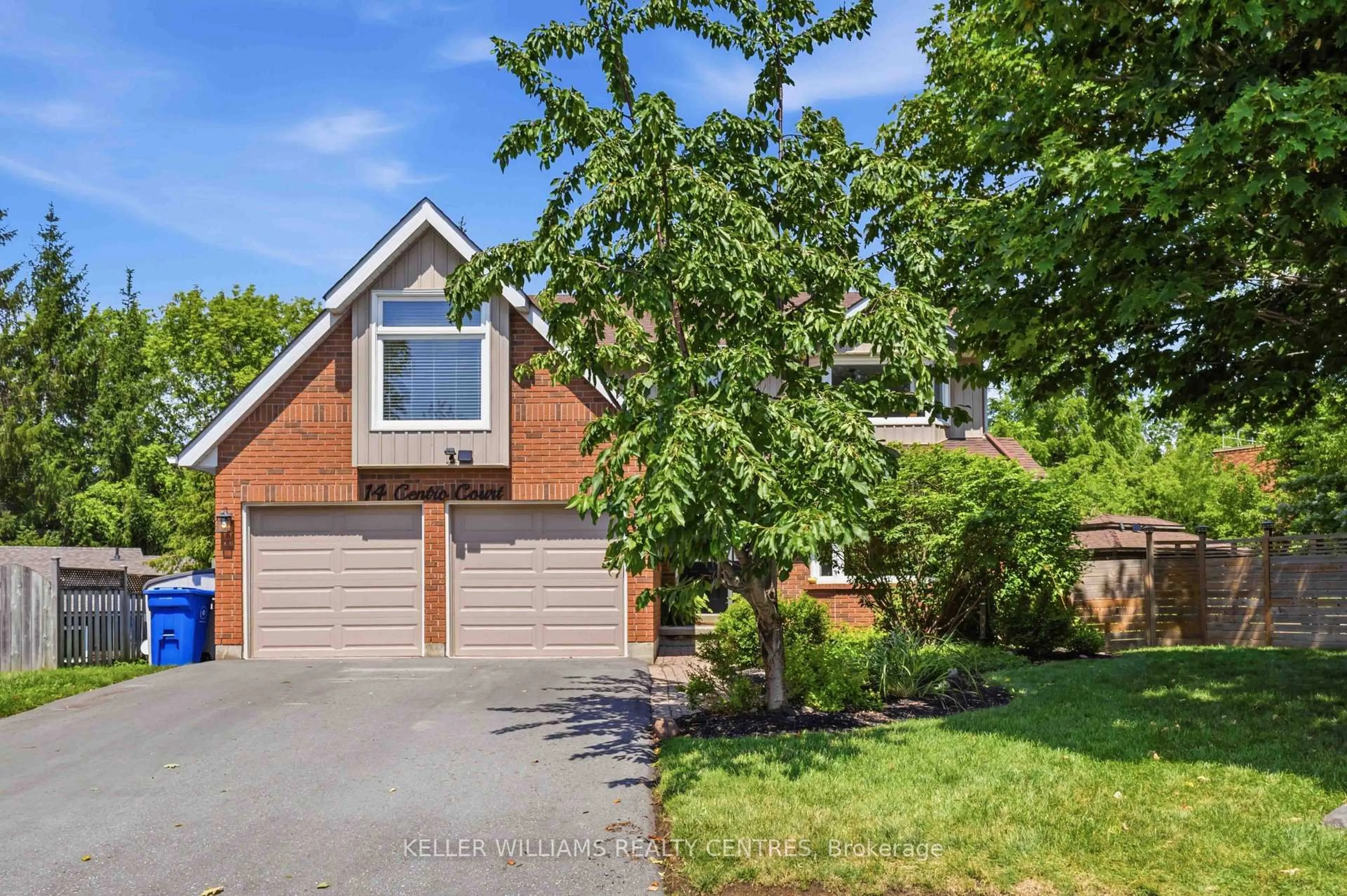 Home with brick exterior material, street for 14 Centro Crt, Georgina Ontario L4P 3C8