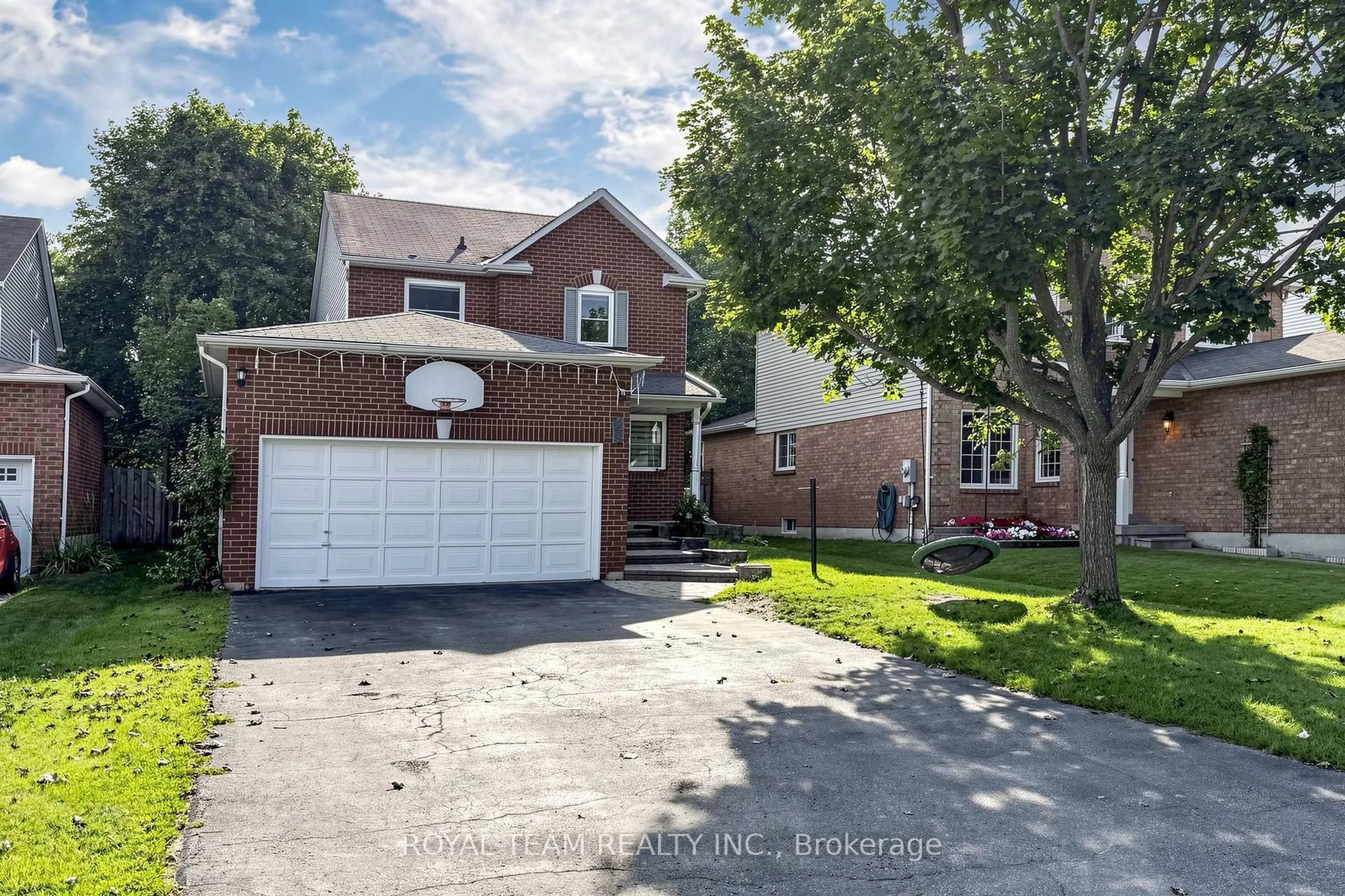 Home with brick exterior material, street for 28 Ailsa Dr, Georgina Ontario L4P 3N5