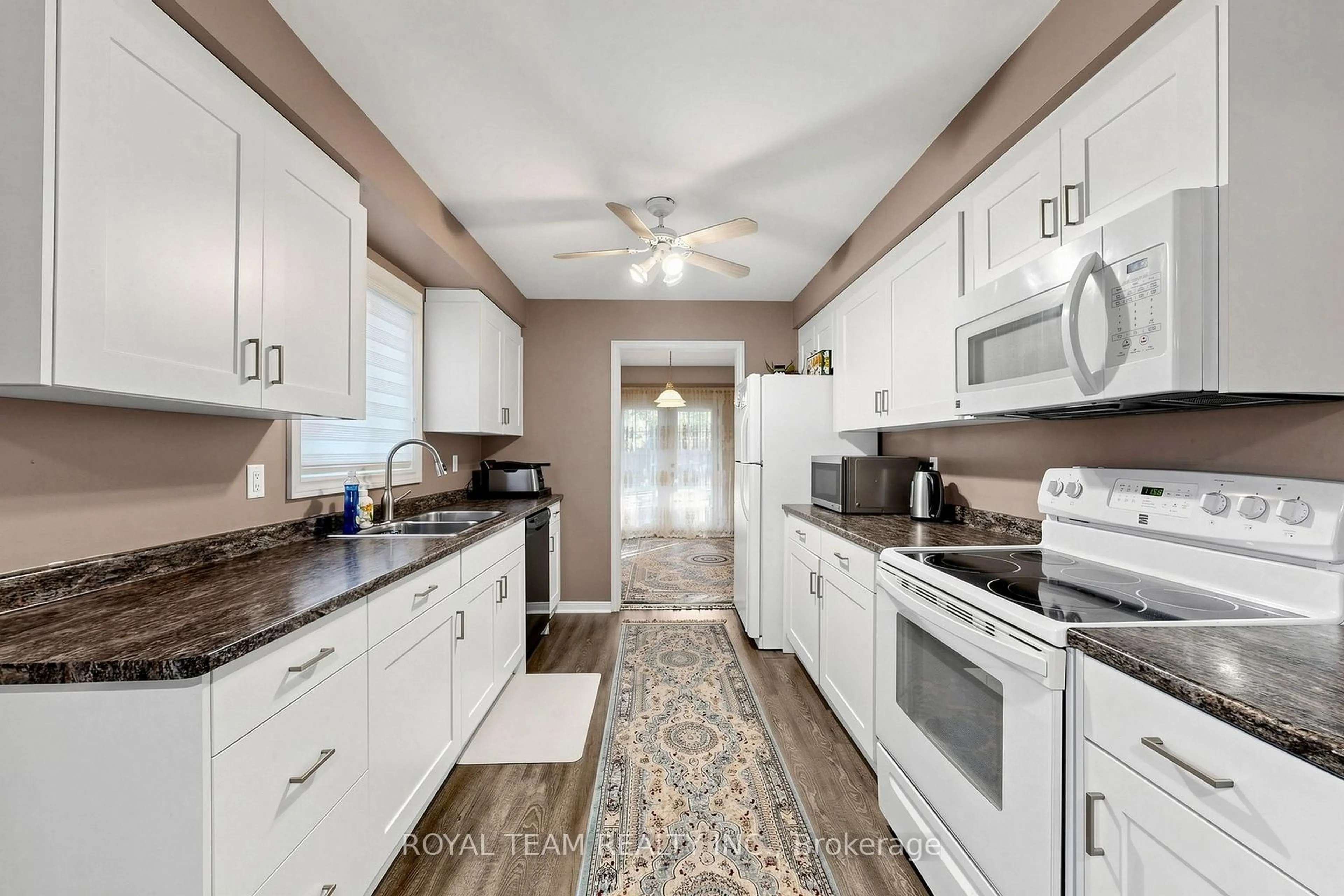 Unknown for 28 Ailsa Dr, Georgina Ontario L4P 3N5