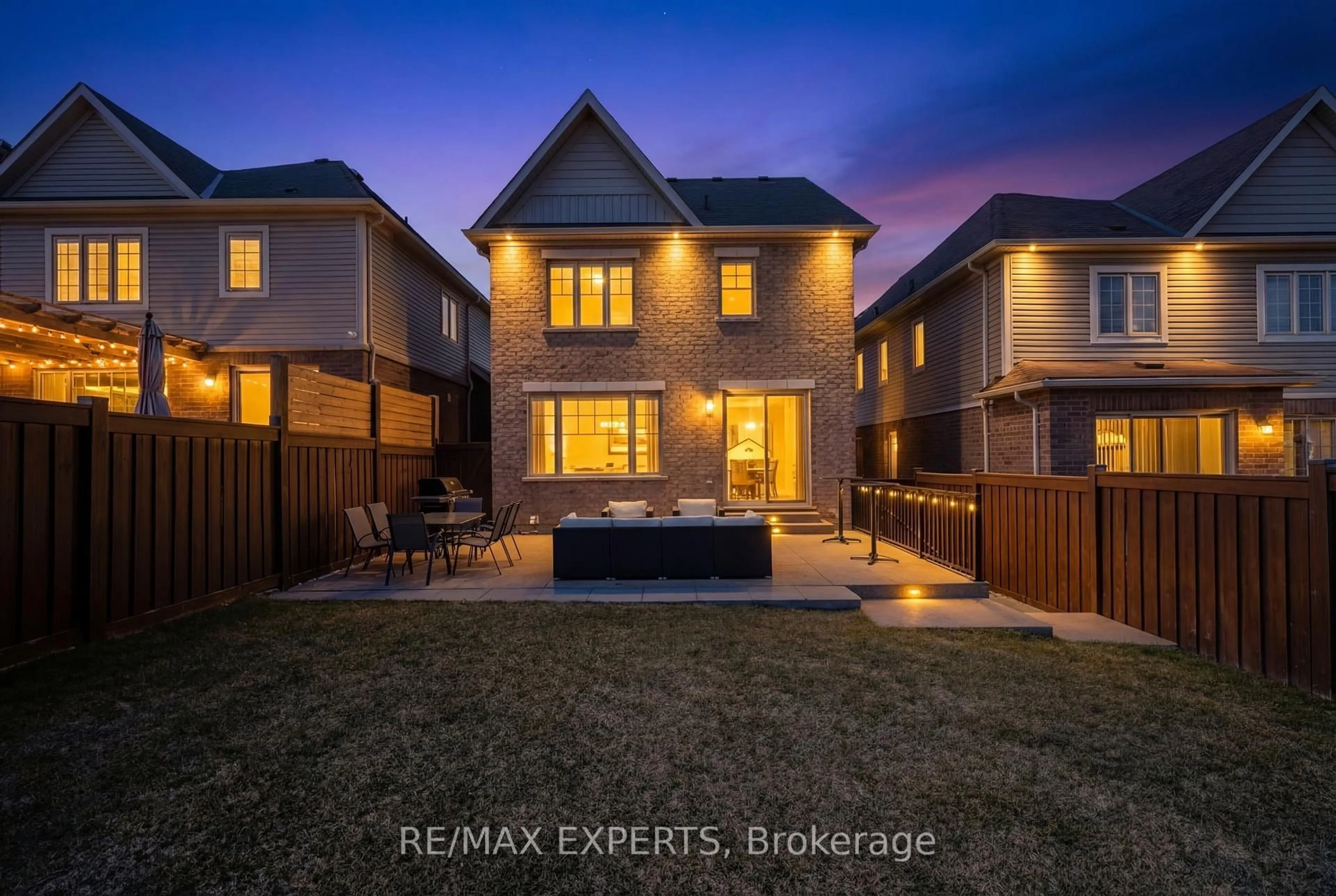 A pic from outside/outdoor area/front of a property/back of a property/a pic from drone, street for 17 Stych St, New Tecumseth Ontario L0G 1W0