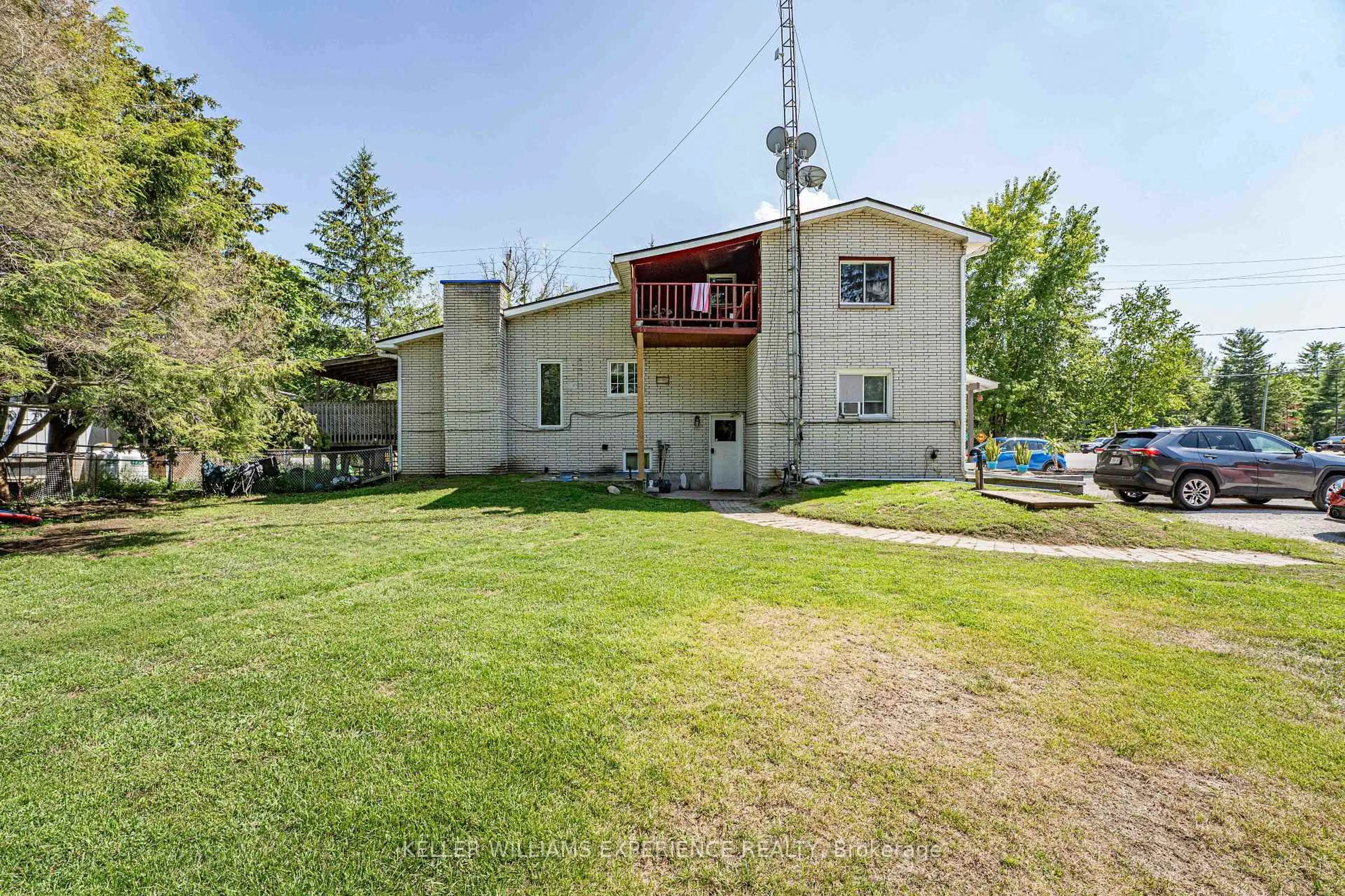 A pic from outside/outdoor area/front of a property/back of a property/a pic from drone, building for 8867 Mckinnon Rd, Essa Ontario L3W 0V9