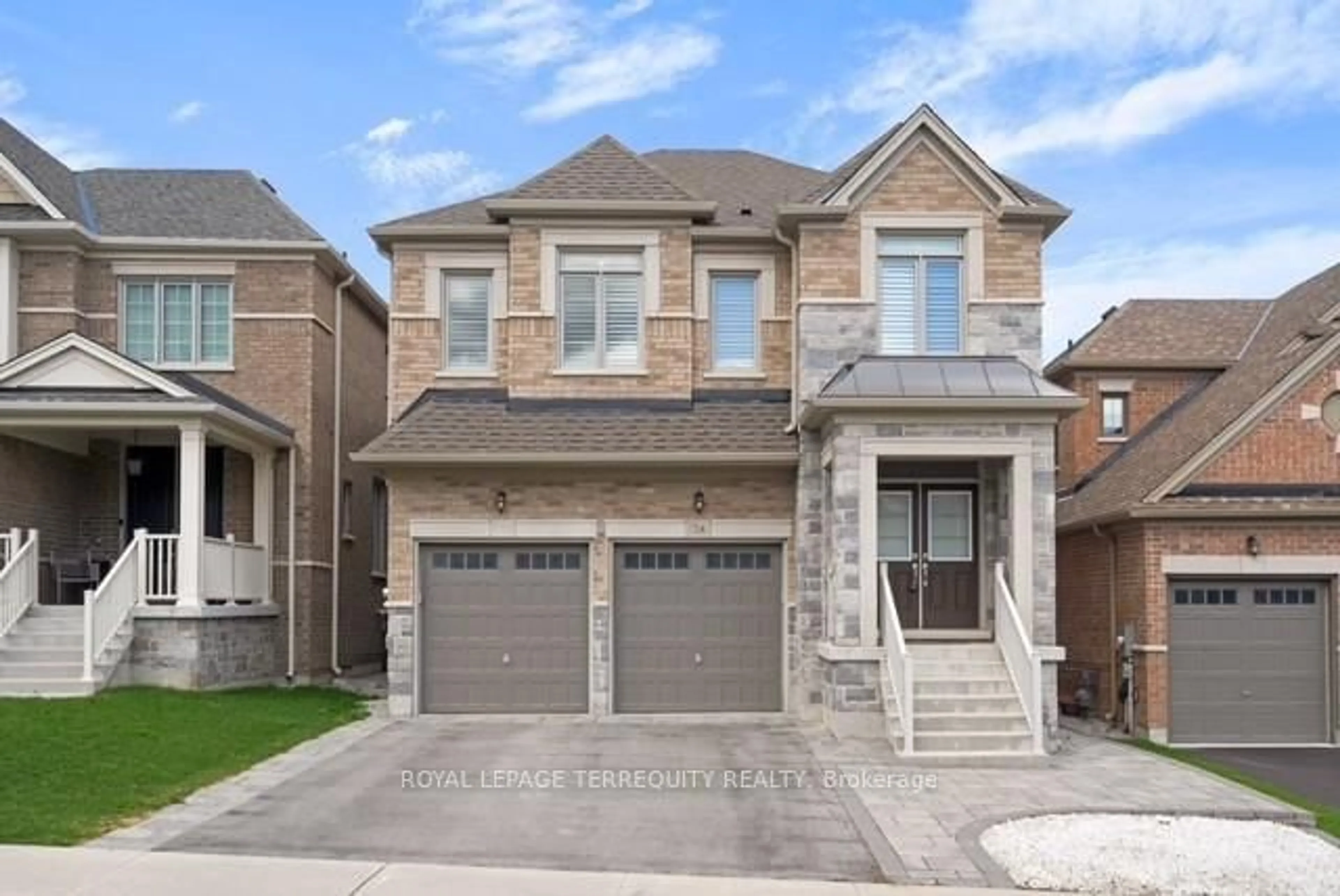 Home with brick exterior material, street for 24 Hydrangea Hllw, East Gwillimbury Ontario L9N 0T3