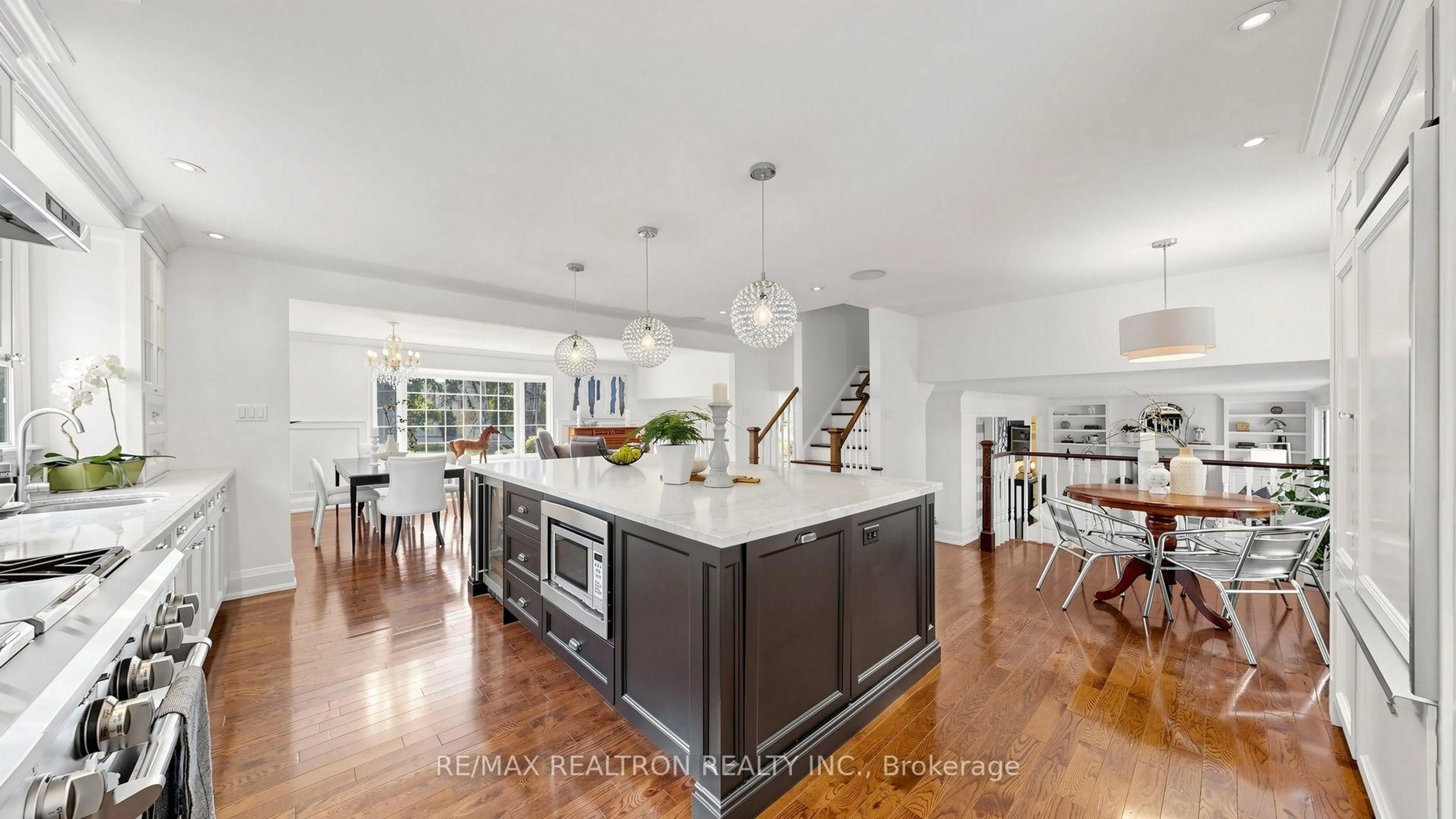 Open concept kitchen, unknown for 14 Oak Grove Crt, Markham Ontario L3T 2Z9