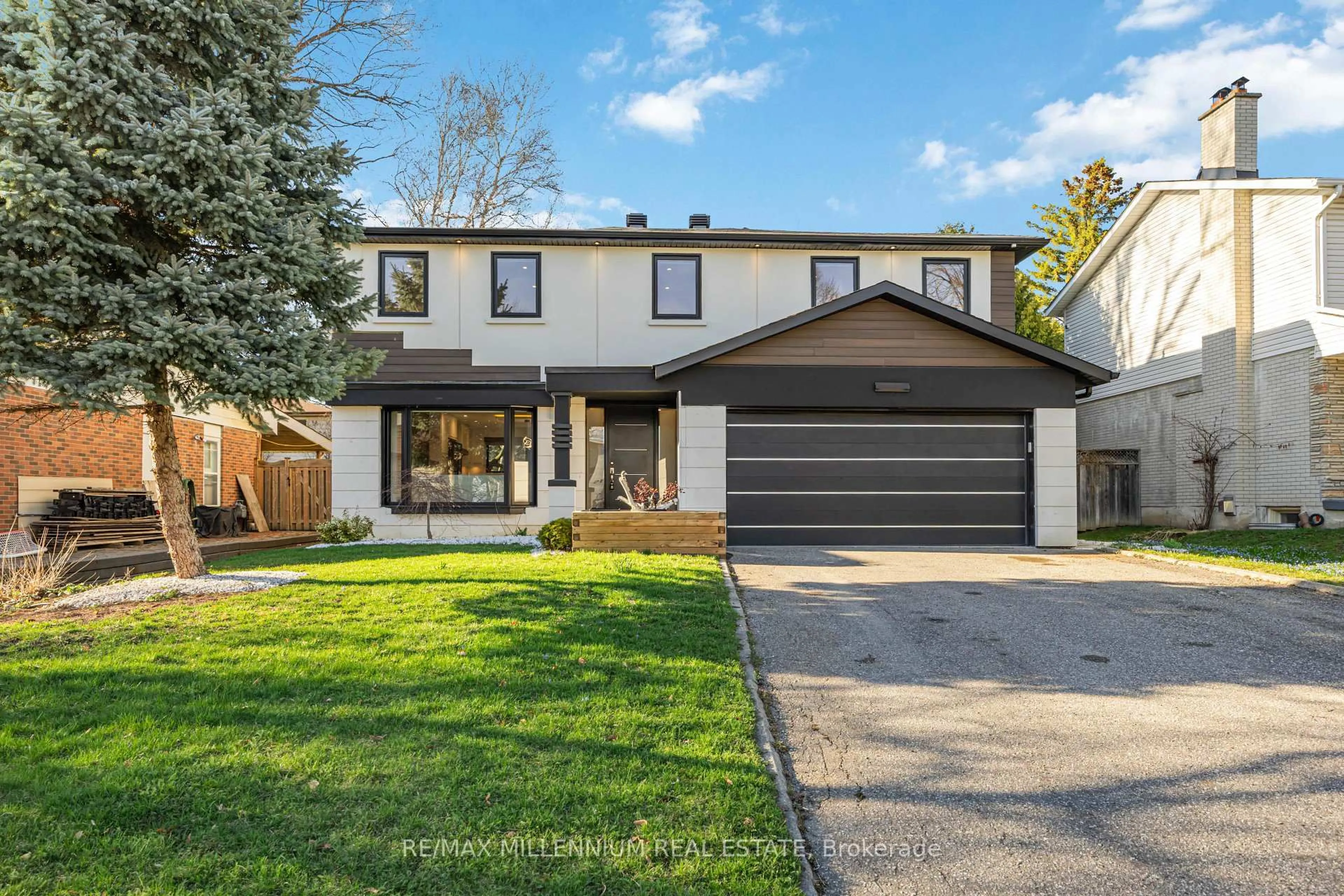 Home with vinyl exterior material, street for 14 Portree Cres, Markham Ontario L3T 3G2