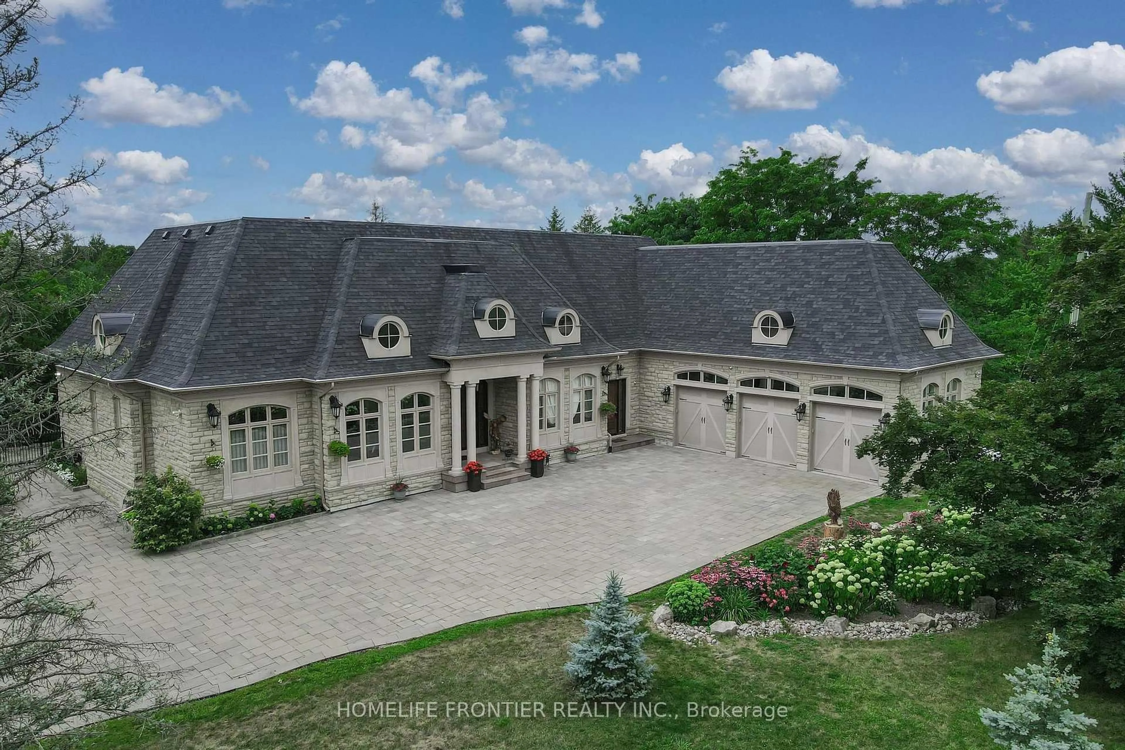 A pic from outside/outdoor area/front of a property/back of a property/a pic from drone, unknown for 7645 16th Sdrd, King Ontario L7E 5R7