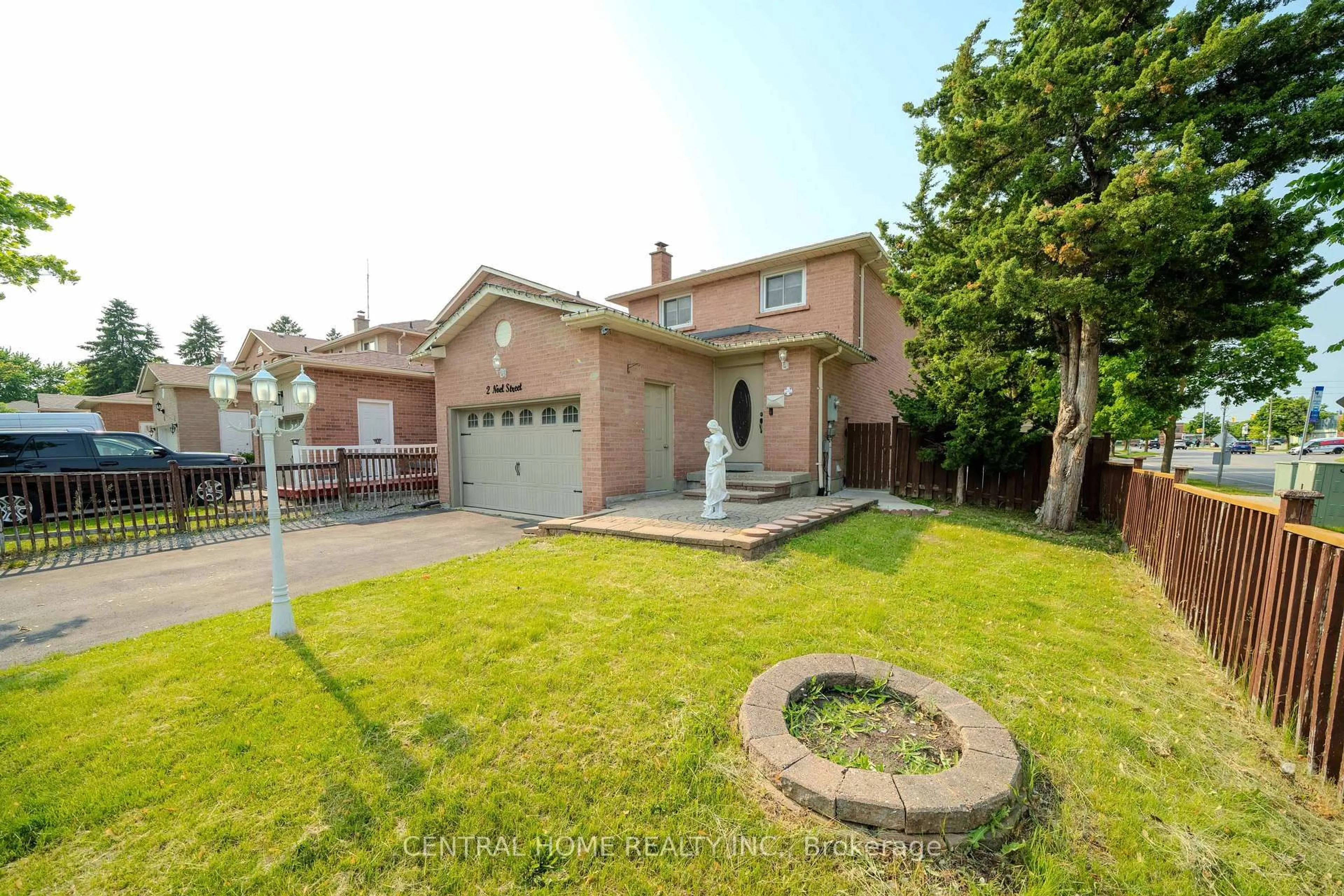 A pic from outside/outdoor area/front of a property/back of a property/a pic from drone, street for 2 Noel St, Markham Ontario L3P 5C8