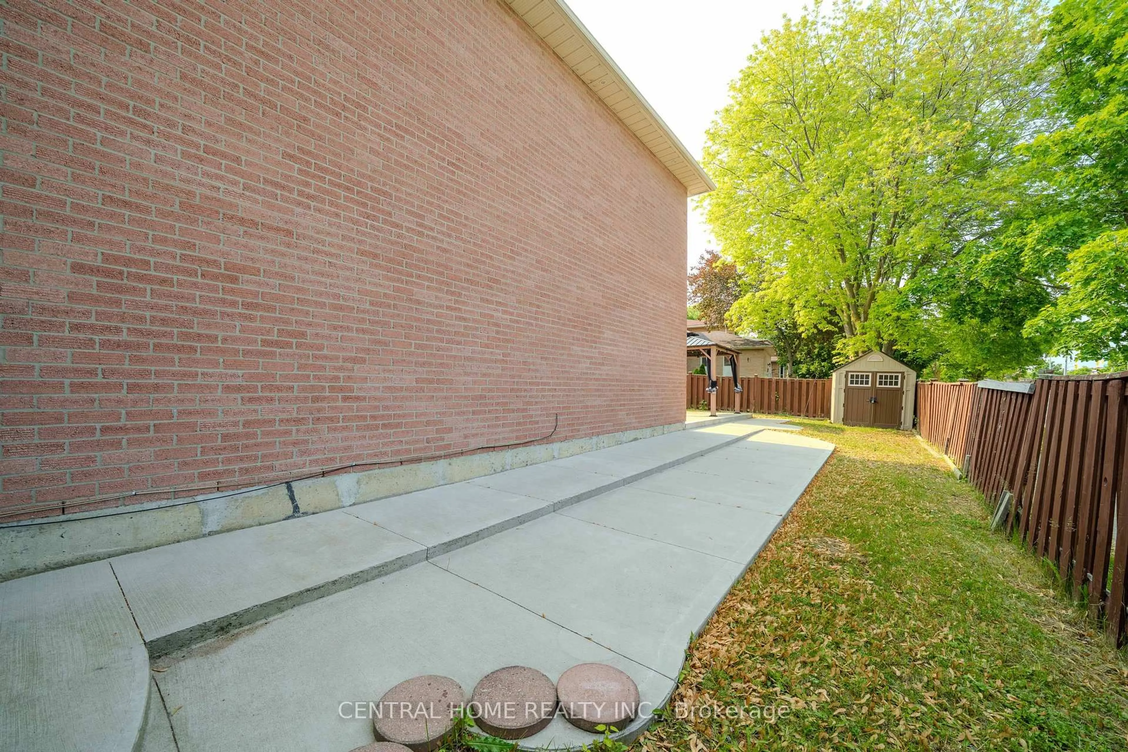 Patio, street for 2 Noel St, Markham Ontario L3P 5C8