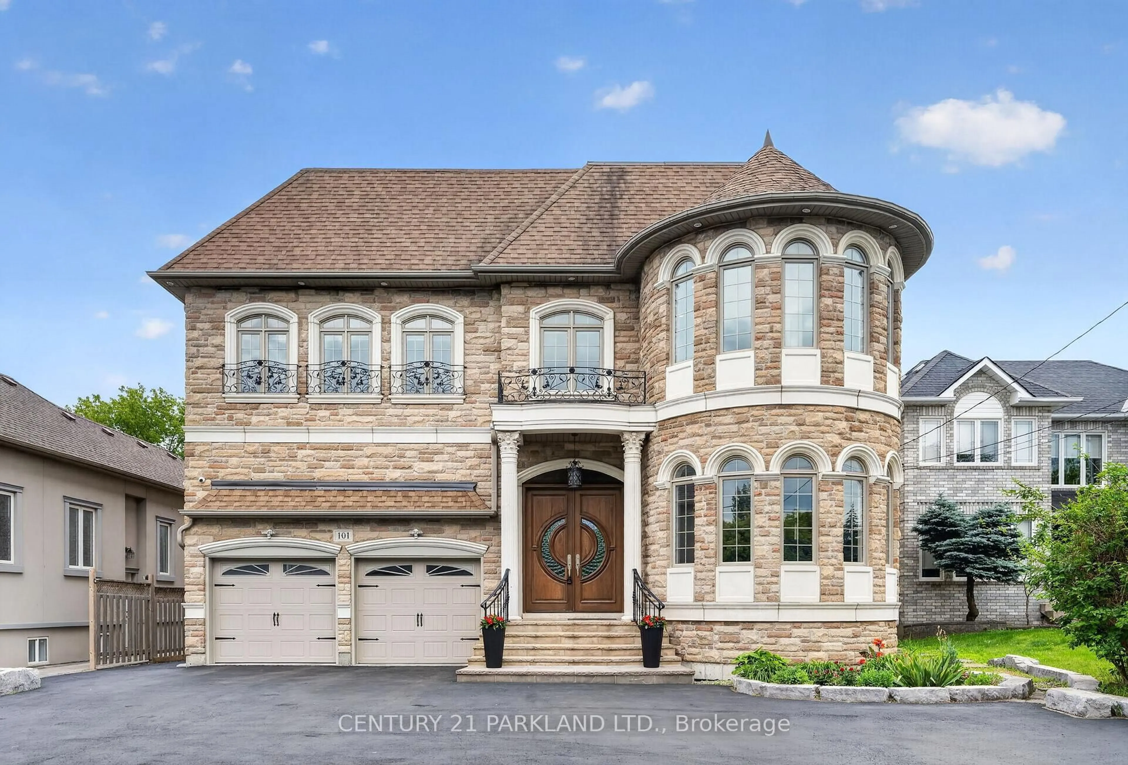 Home with brick exterior material, street for 101 Elgin Mills Rd, Richmond Hill Ontario L4C 4M1