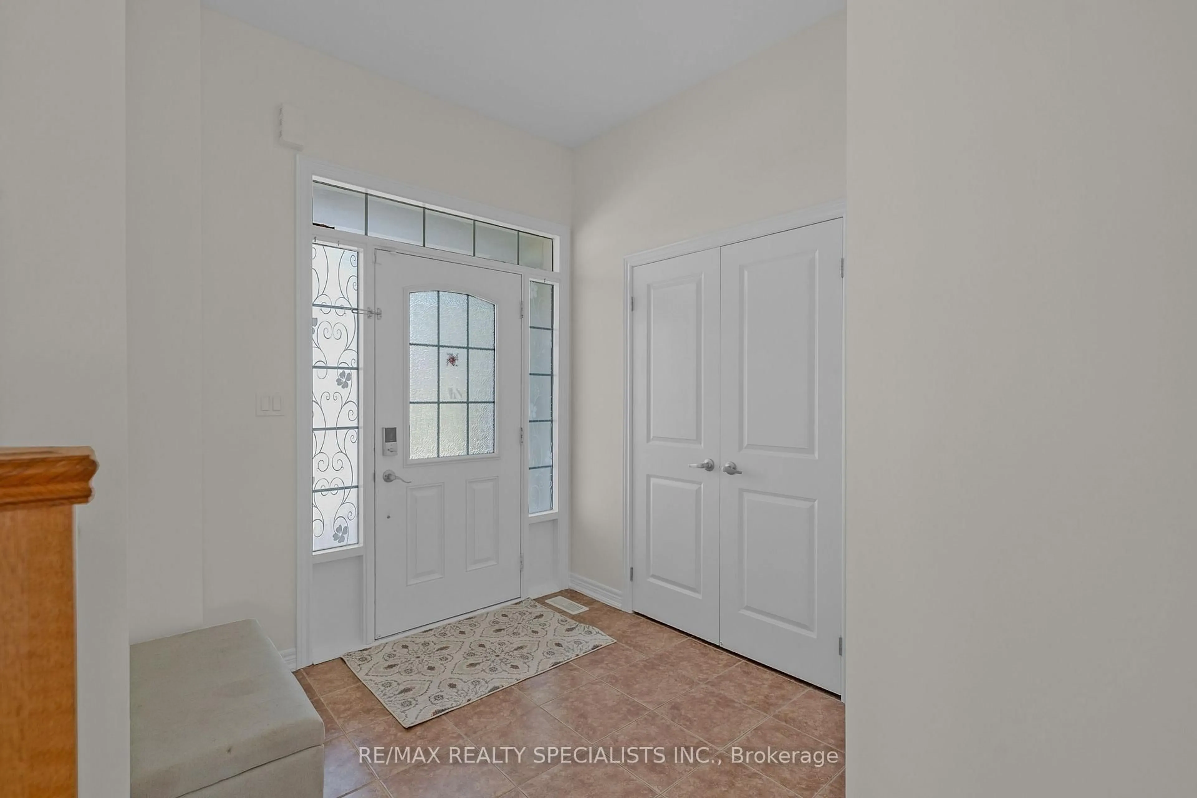Indoor entryway for 177 East's Corners Blvd, Vaughan Ontario L4H 3Z9