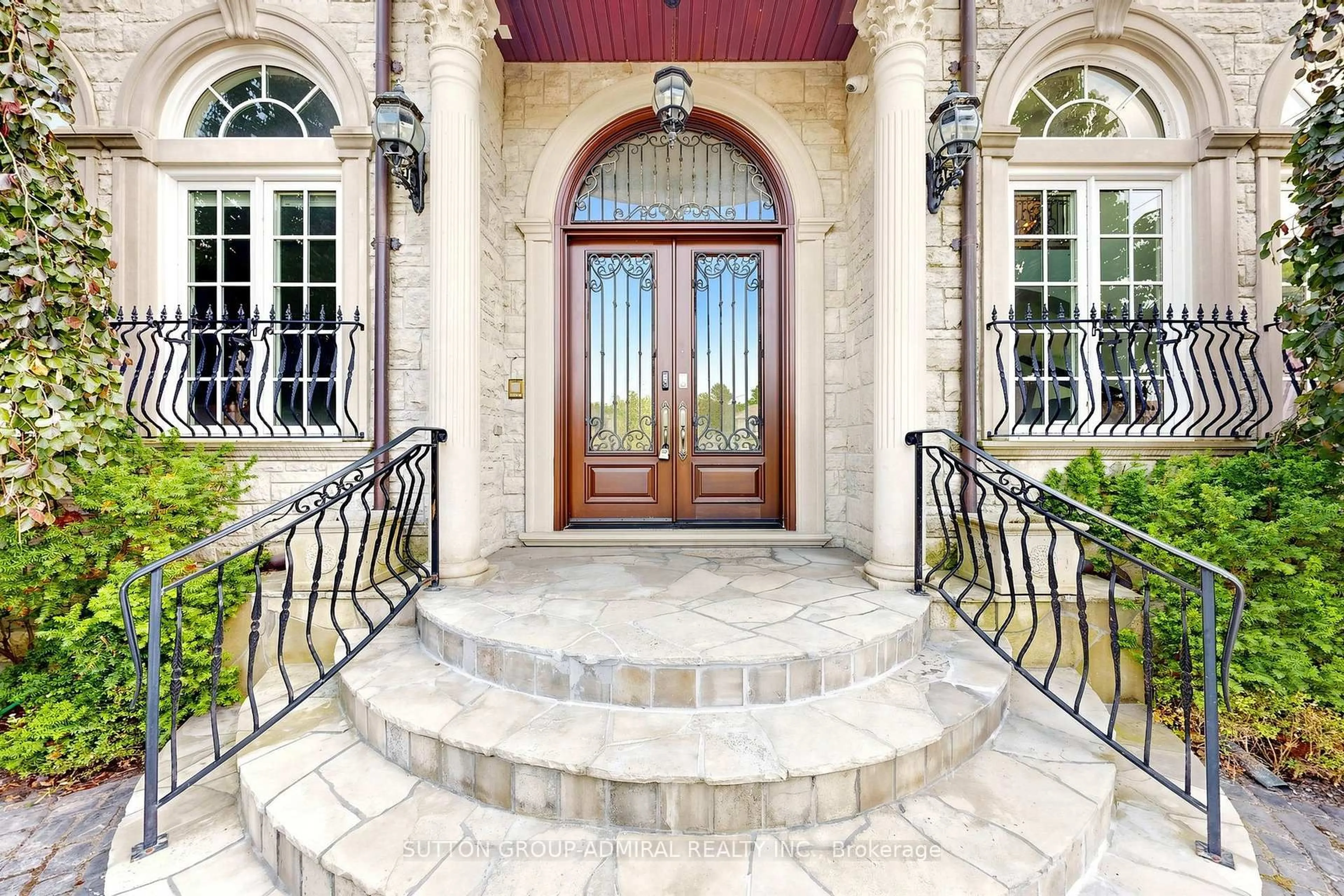 Indoor entryway for 187 Davidson Dr, Vaughan Ontario L4L 1M2