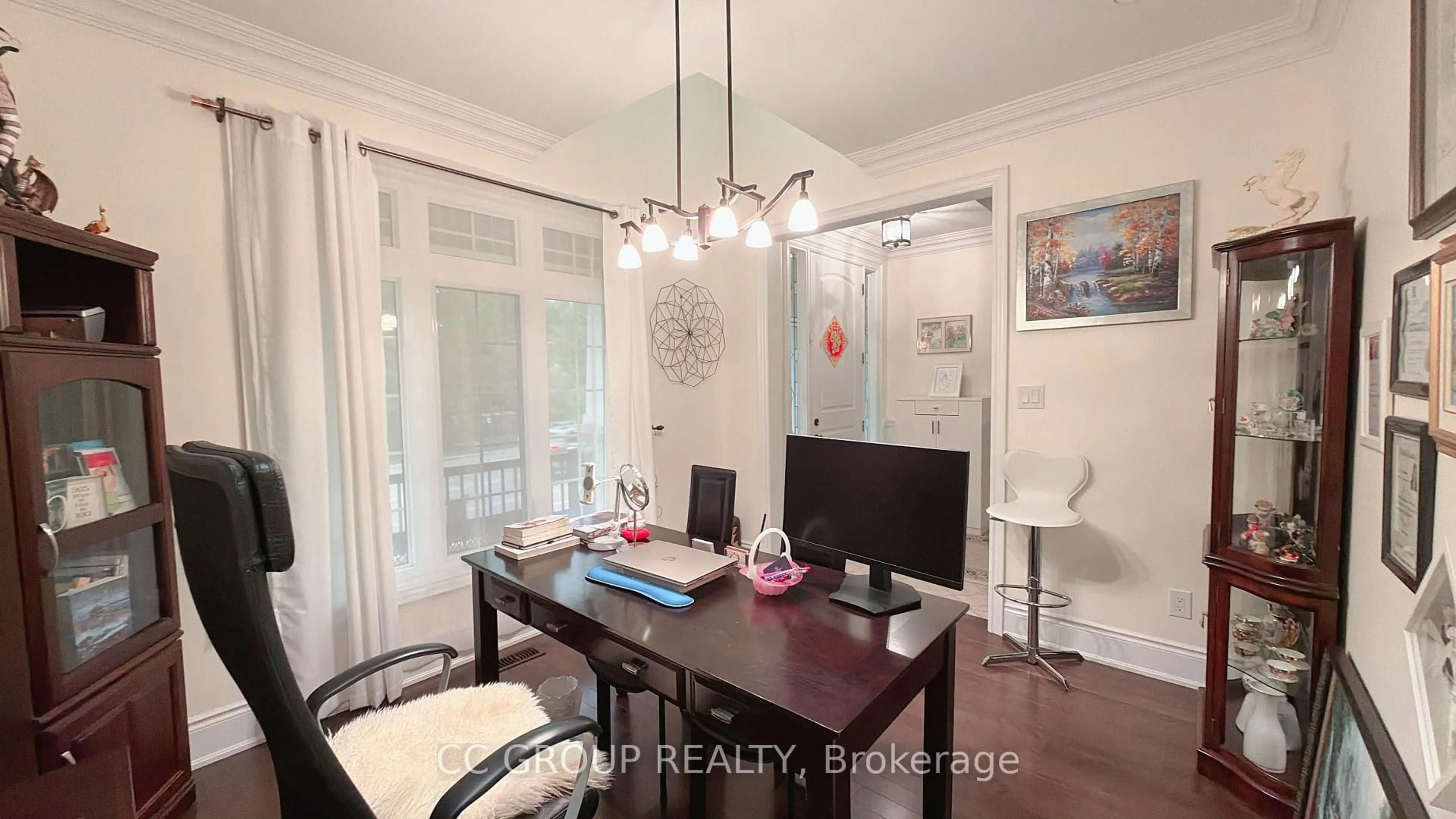 Dining room, wood/laminate floor for 23 Yorkton Blvd, Markham Ontario L6C 0J9