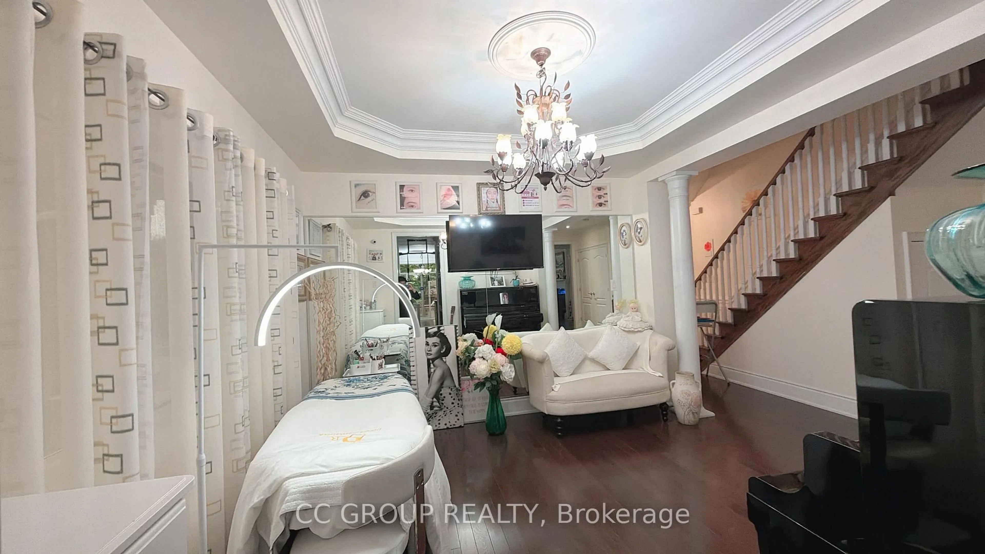 Indoor entryway for 23 Yorkton Blvd, Markham Ontario L6C 0J9
