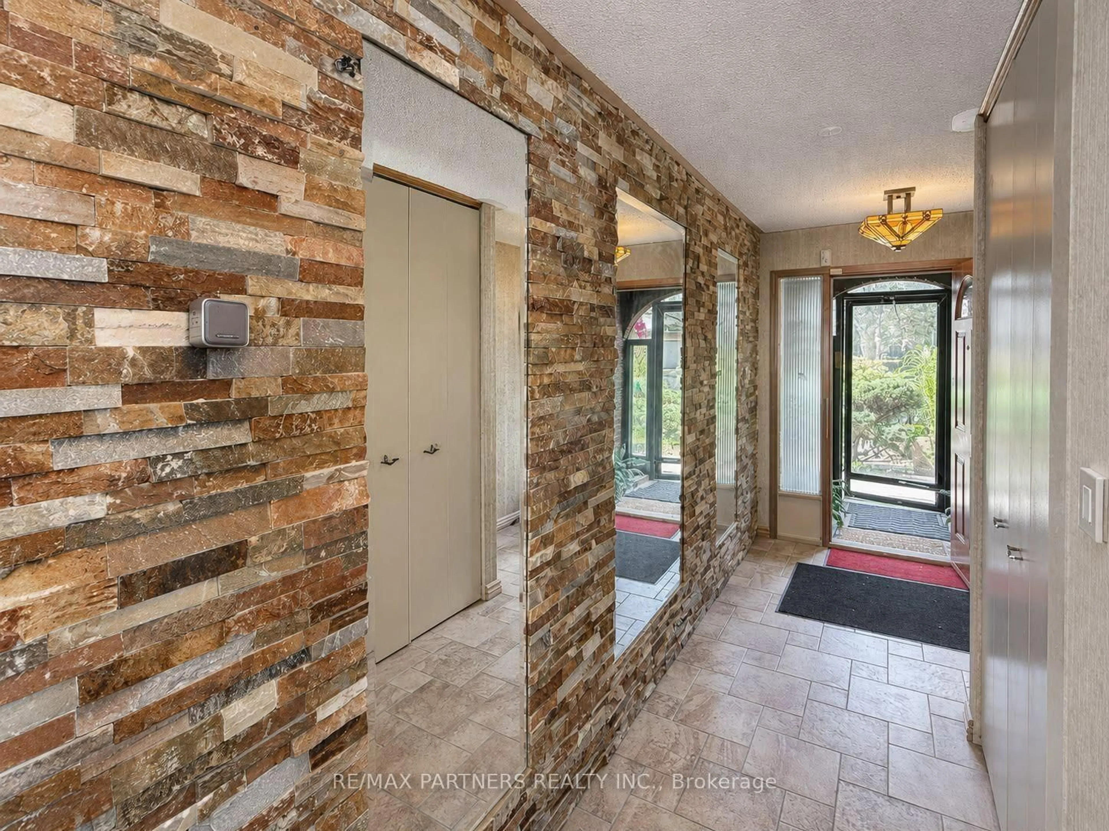 Indoor entryway for 23 Pomander Rd, Markham Ontario L3R 1X5