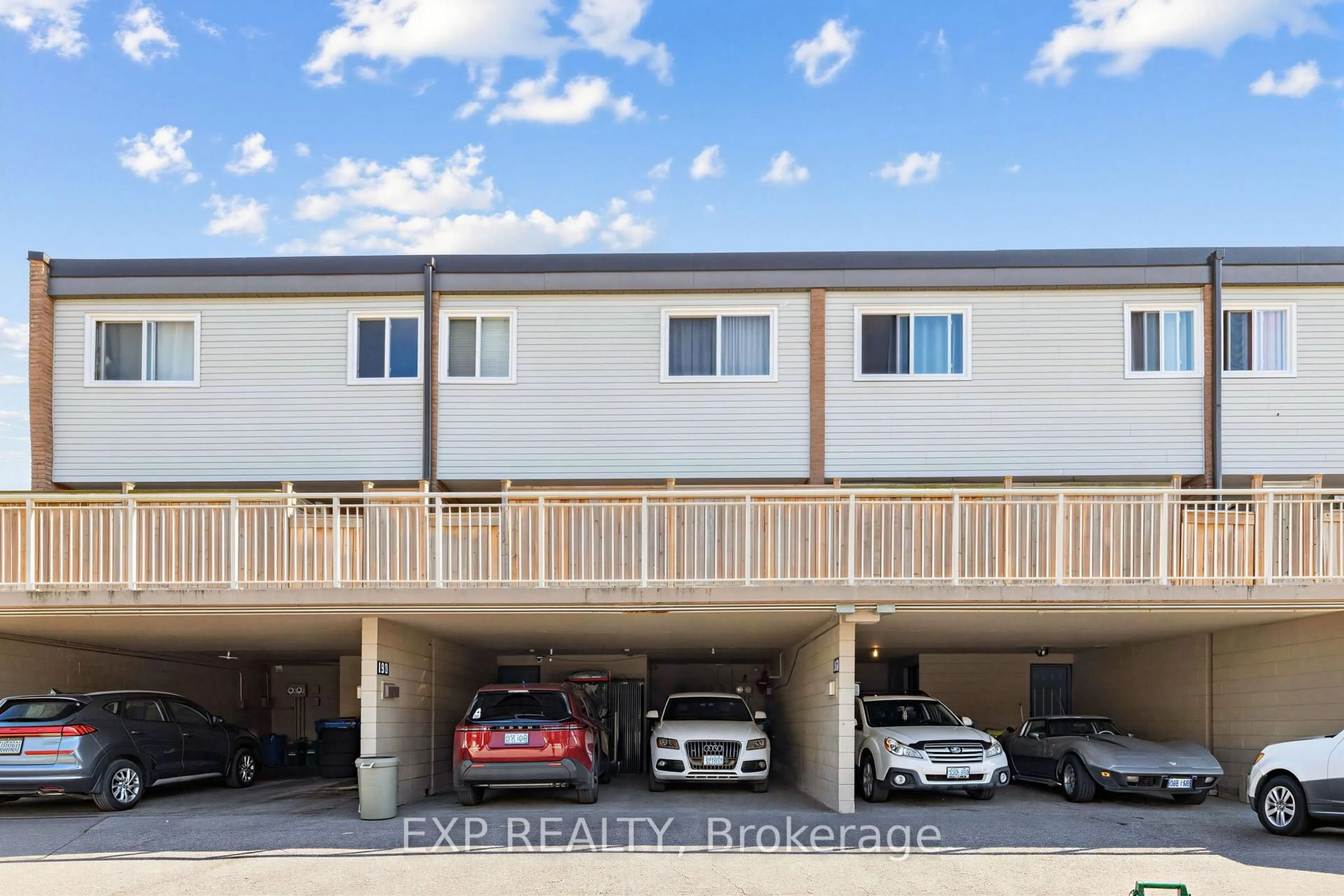 Unknown for 158 Milestone Cres #58, Aurora Ontario L4G 3M2