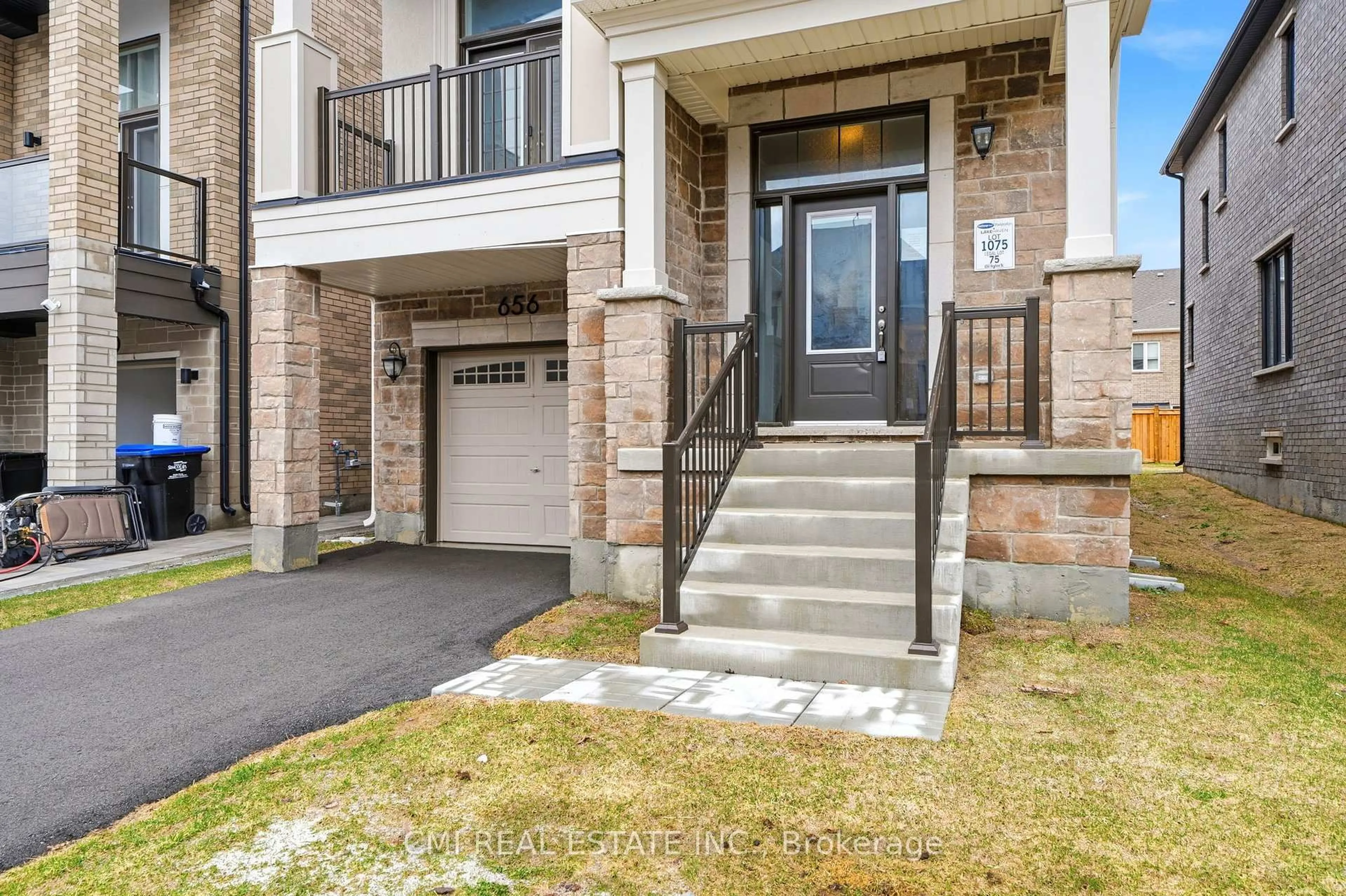 Unknown for 656 Newlove St, Innisfil Ontario L9S 0R8
