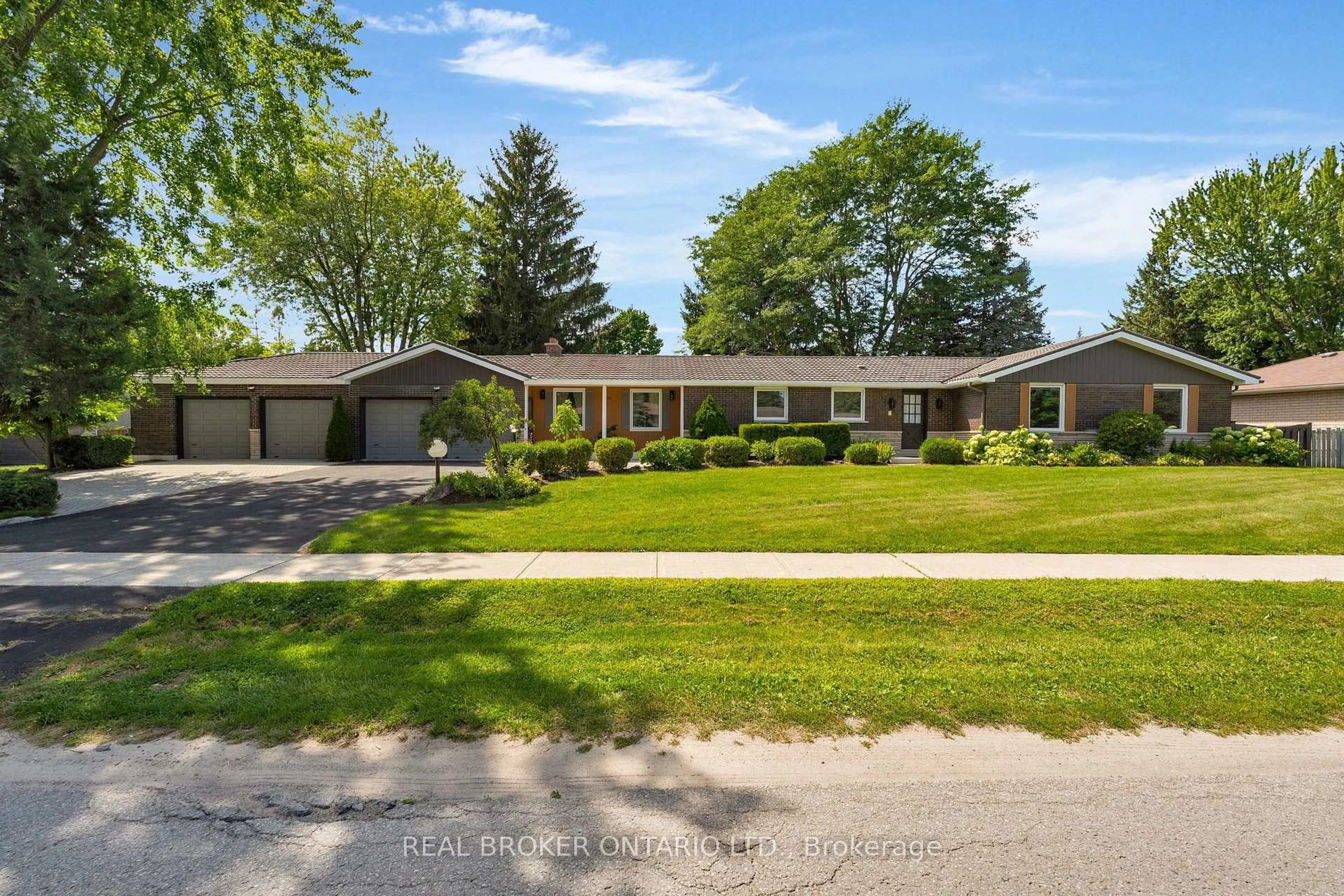 Unknown for 158 Church St, New Tecumseth Ontario L9R 1M5