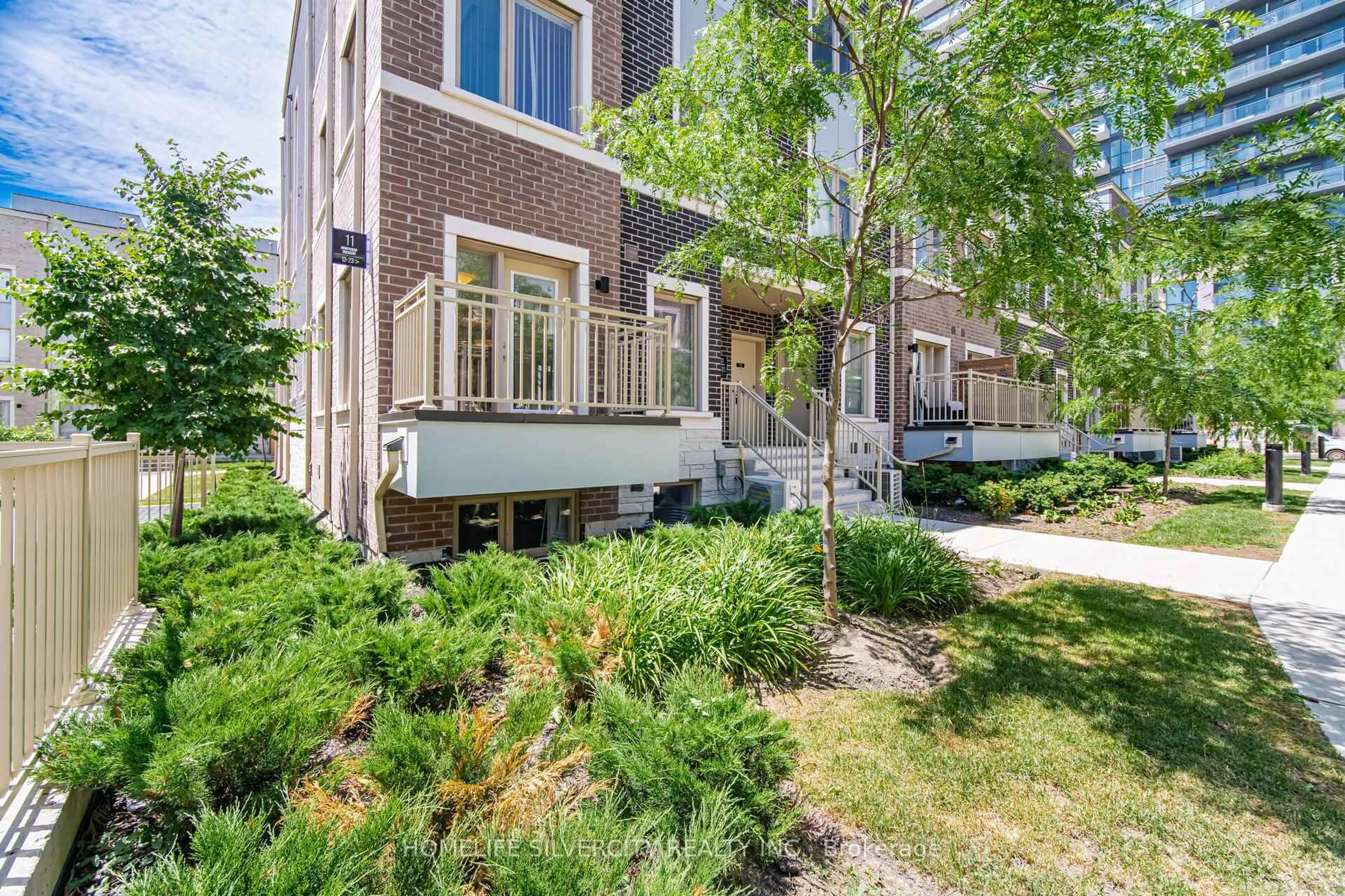 Unknown for 11 Honeycrisp Cres #13, Vaughan Ontario L4K 0N6