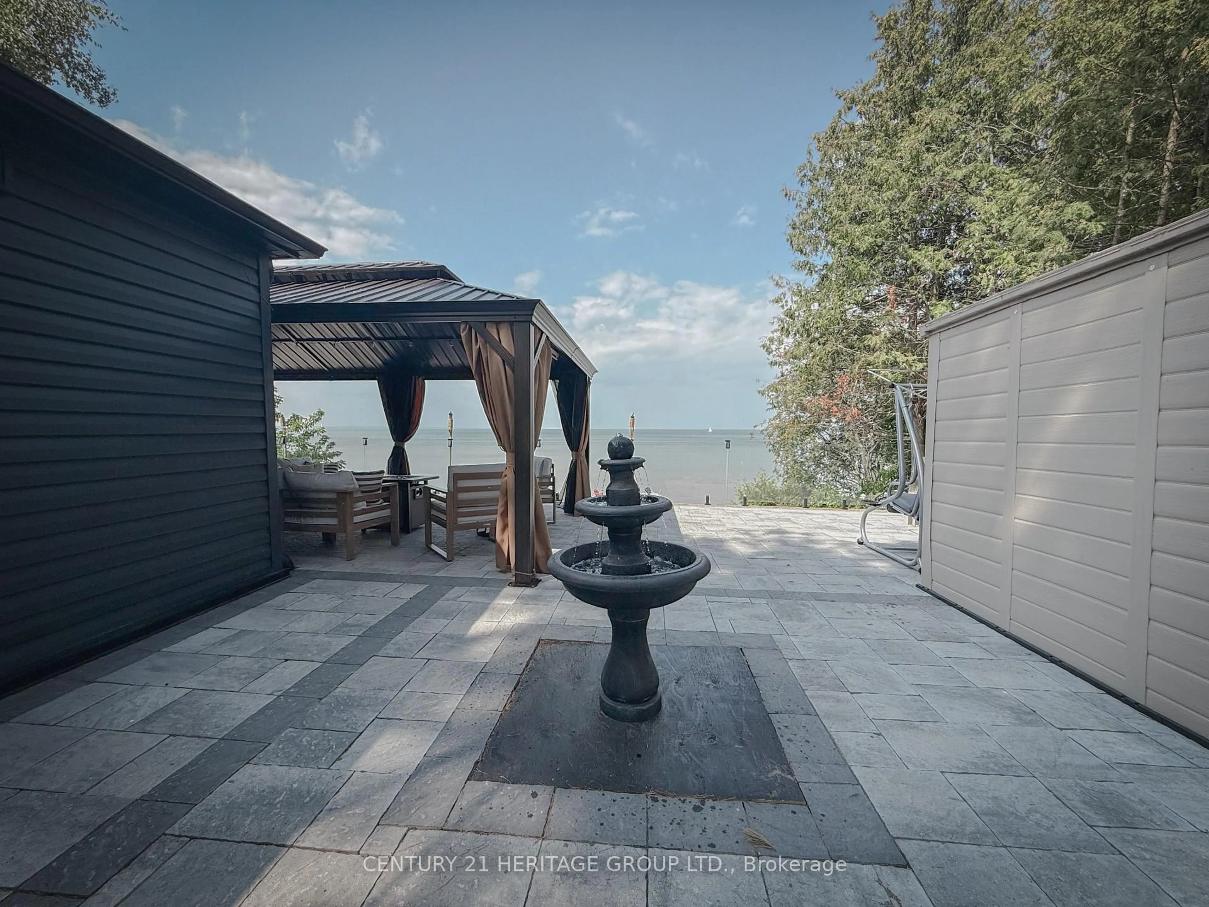 Patio, water/lake/river/ocean view for 110 Hedge Rd, Georgina Ontario L0E 1R0