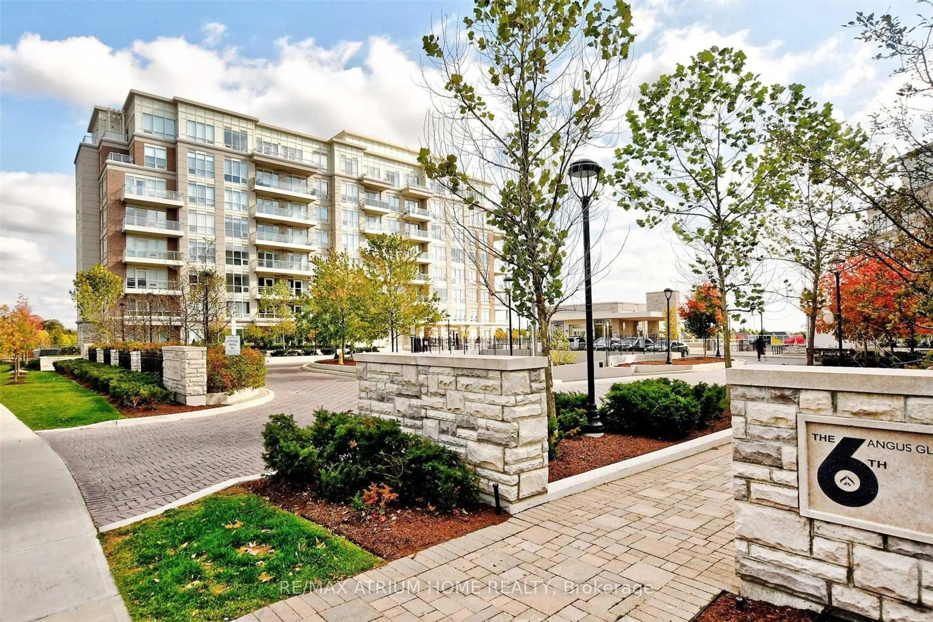 Patio, street for 15 Stollery Pond Cres #711, Markham Ontario L6C 0Y4