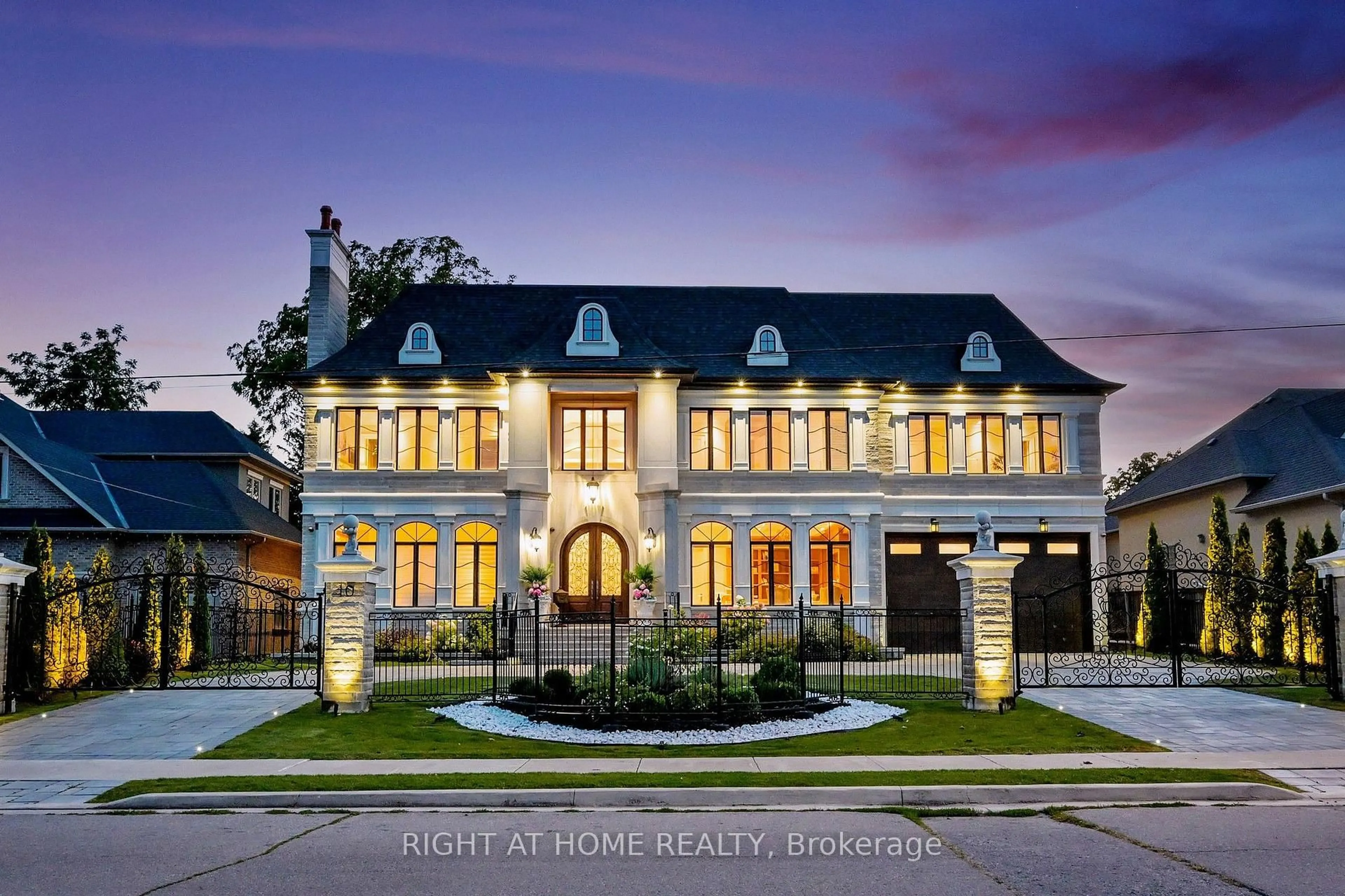 Home with brick exterior material, street for 10 Yongeview Ave, Richmond Hill Ontario L4C 7A4