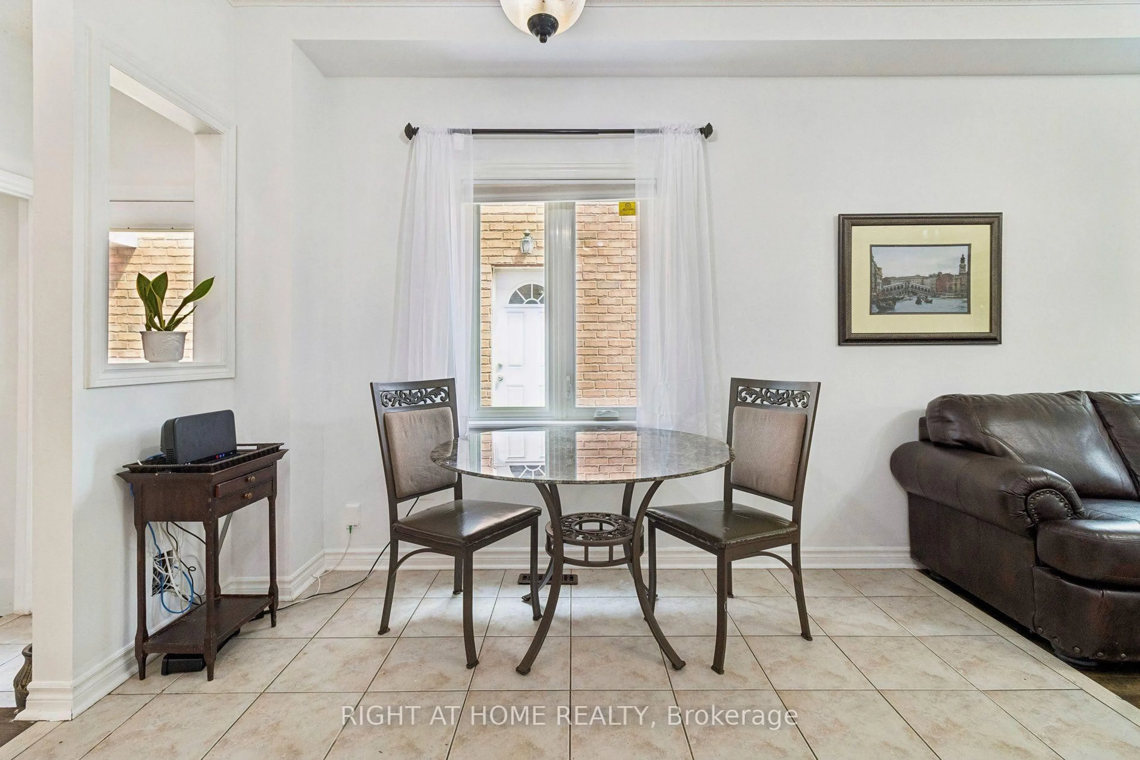 Dining room, ceramic/tile floor for 116 Nasir Cres, Vaughan Ontario L6A 3B2