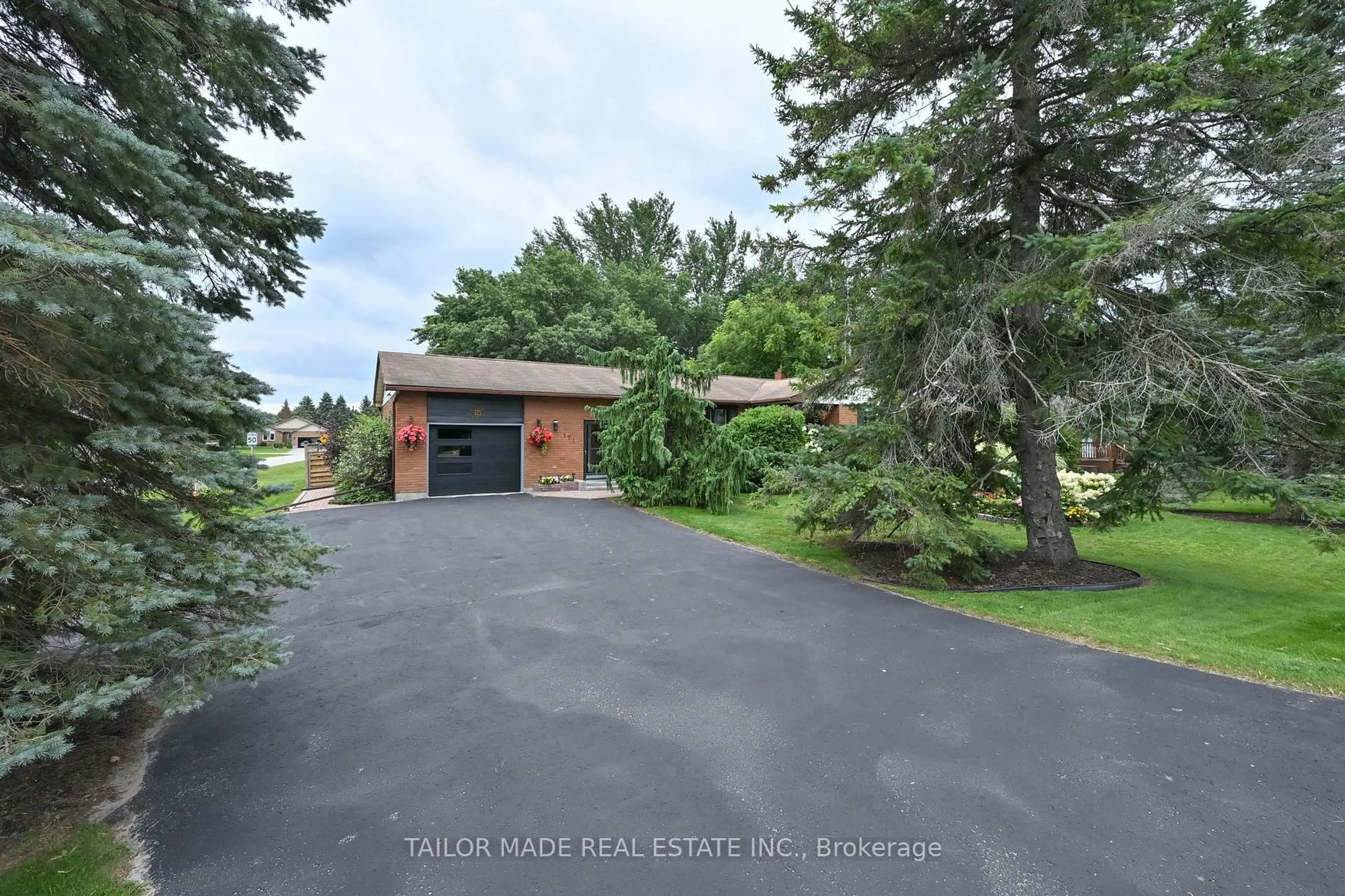 A pic from outside/outdoor area/front of a property/back of a property/a pic from drone, water/lake/river/ocean view for 171 Murphy Rd, Essa Ontario L3W 0A2