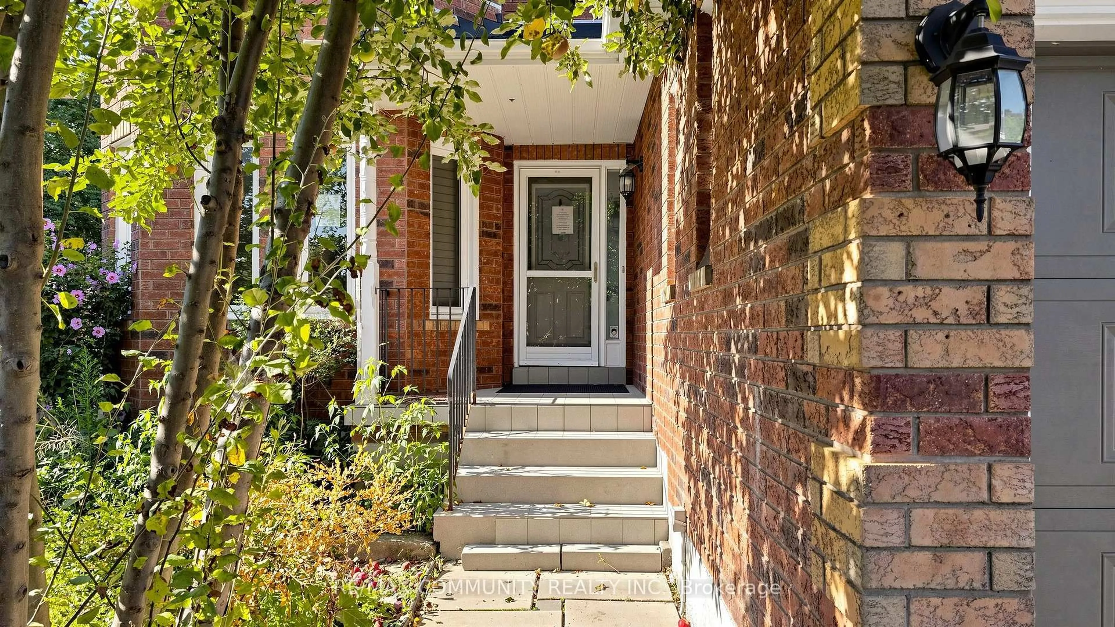 Home with brick exterior material, street for 38 Iveagh Dr, Georgina Ontario L4P 3X3