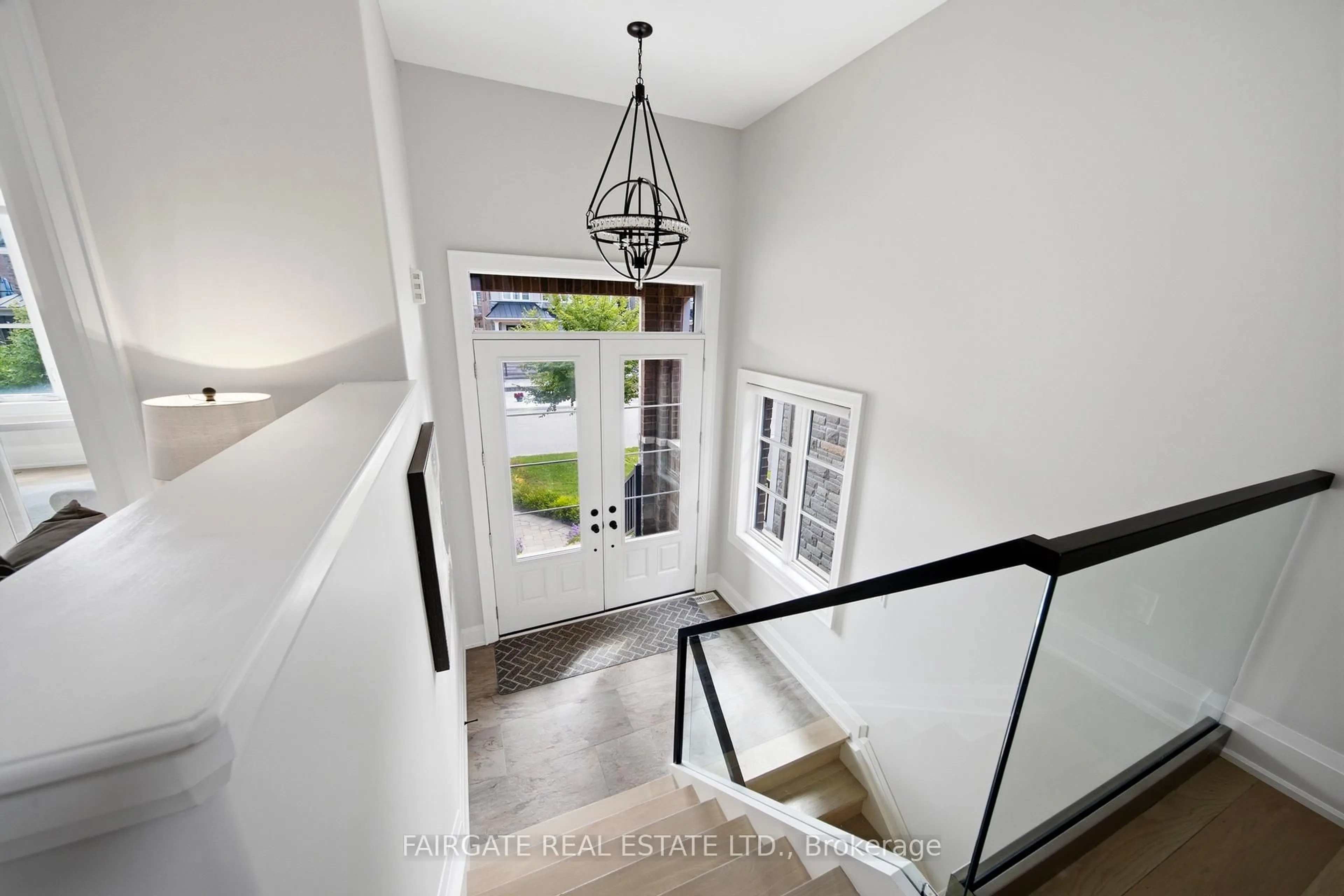 Indoor entryway for 15 Princess Charlotte Ave, Whitchurch-Stouffville Ontario L4A 1Y8