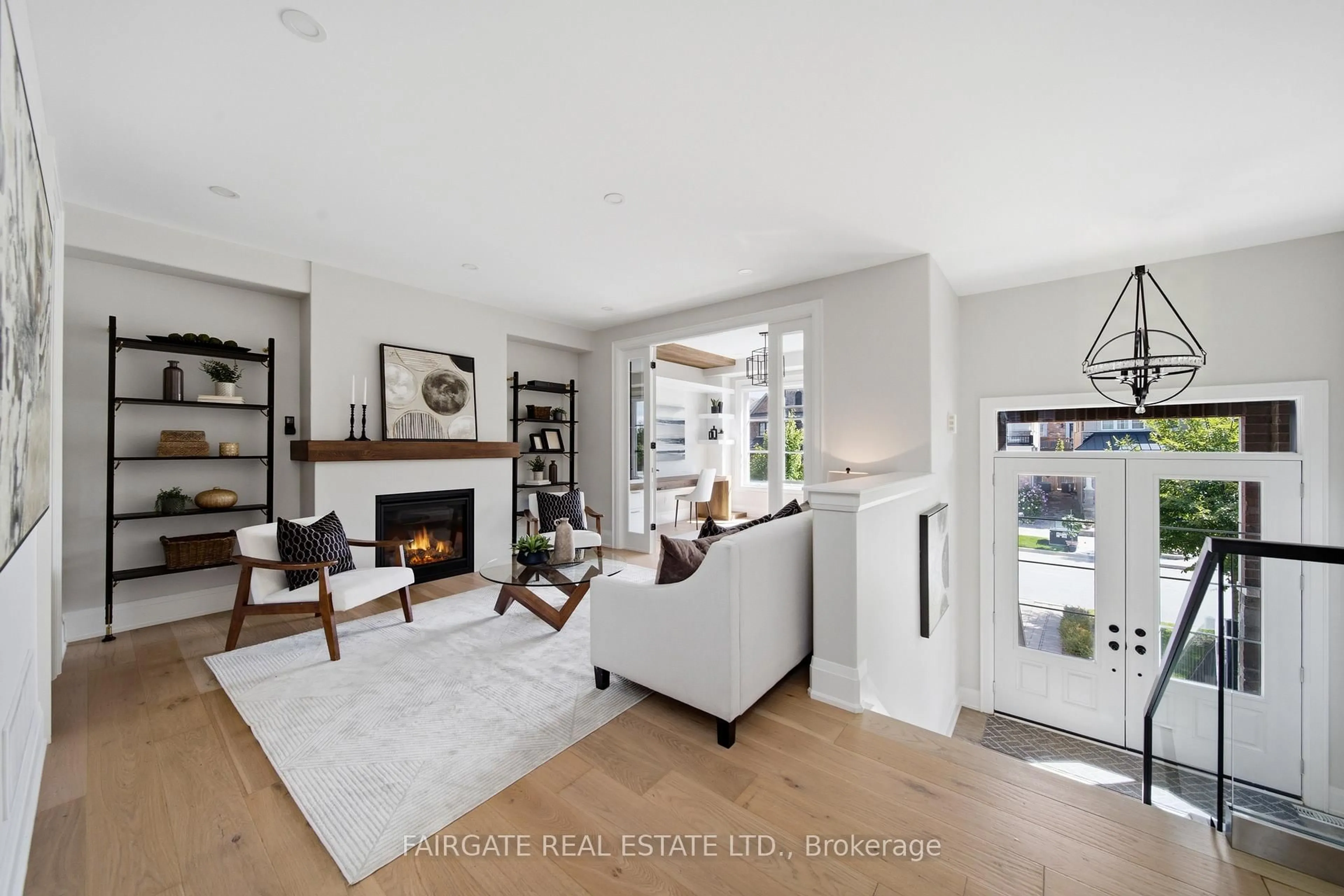 Living room with furniture, unknown for 15 Princess Charlotte Ave, Whitchurch-Stouffville Ontario L4A 1Y8
