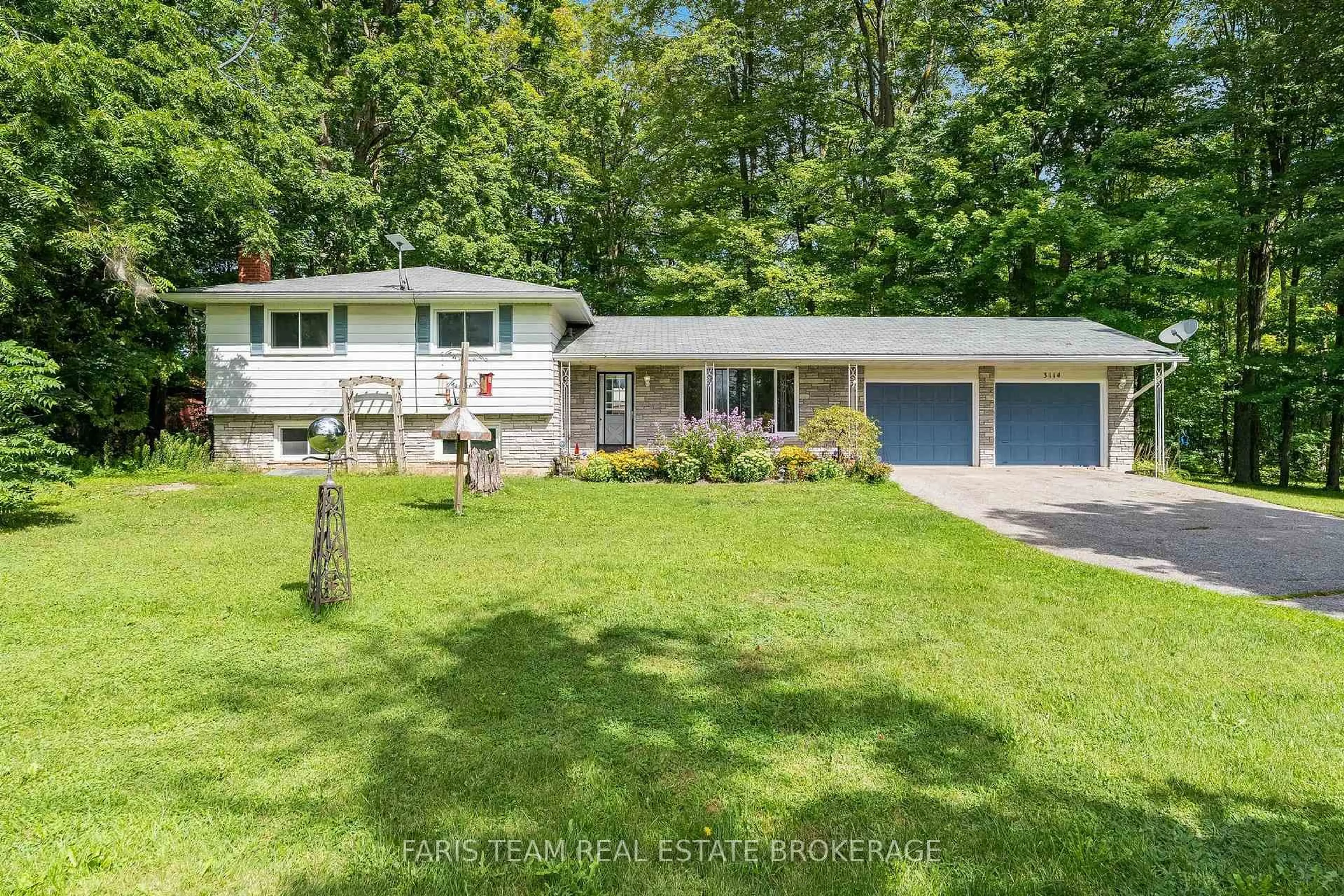 Home with vinyl exterior material, unknown for 3114 Innisfil Beach Rd, Innisfil Ontario L9S 4C7