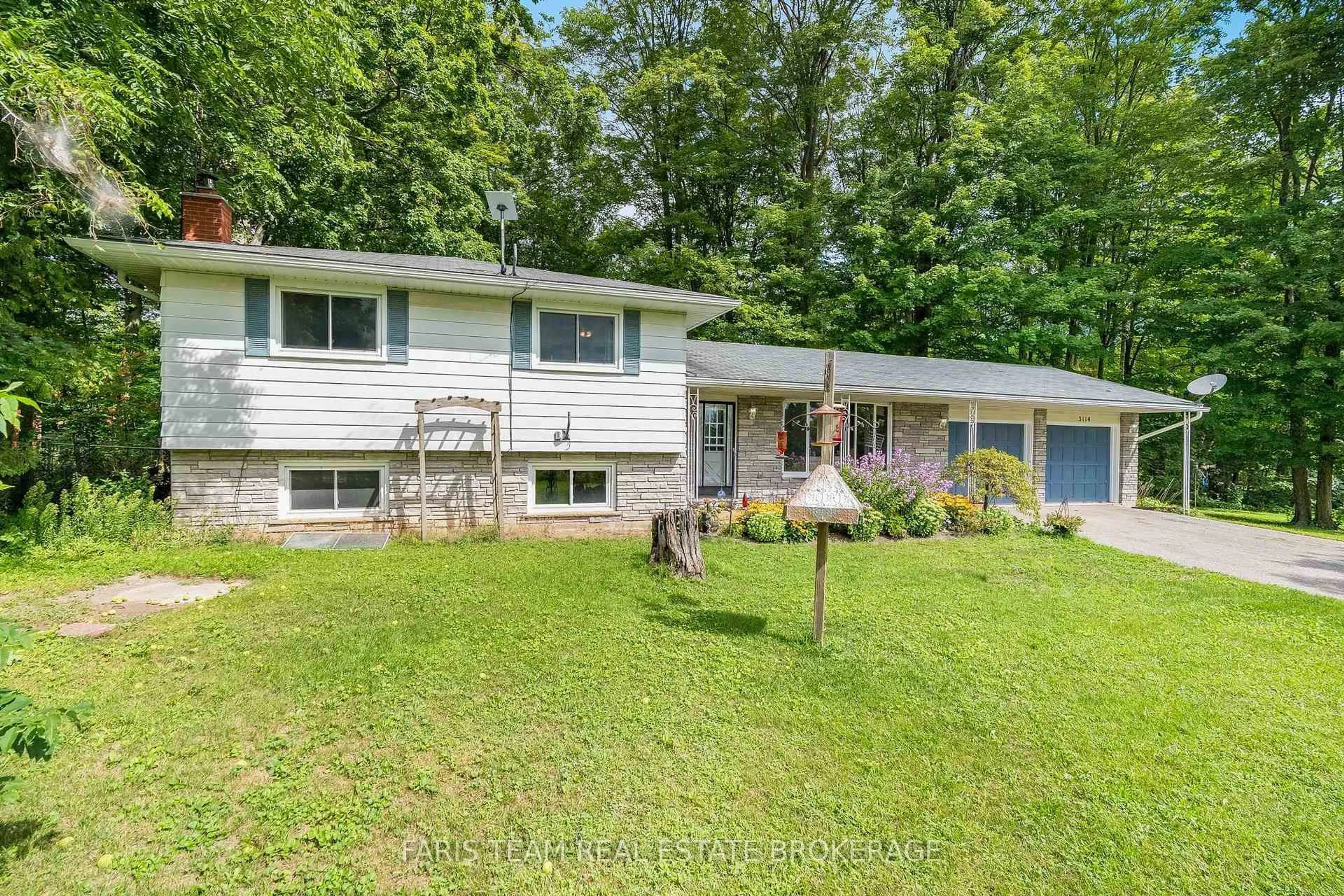 Home with vinyl exterior material, unknown for 3114 Innisfil Beach Rd, Innisfil Ontario L9S 4C7