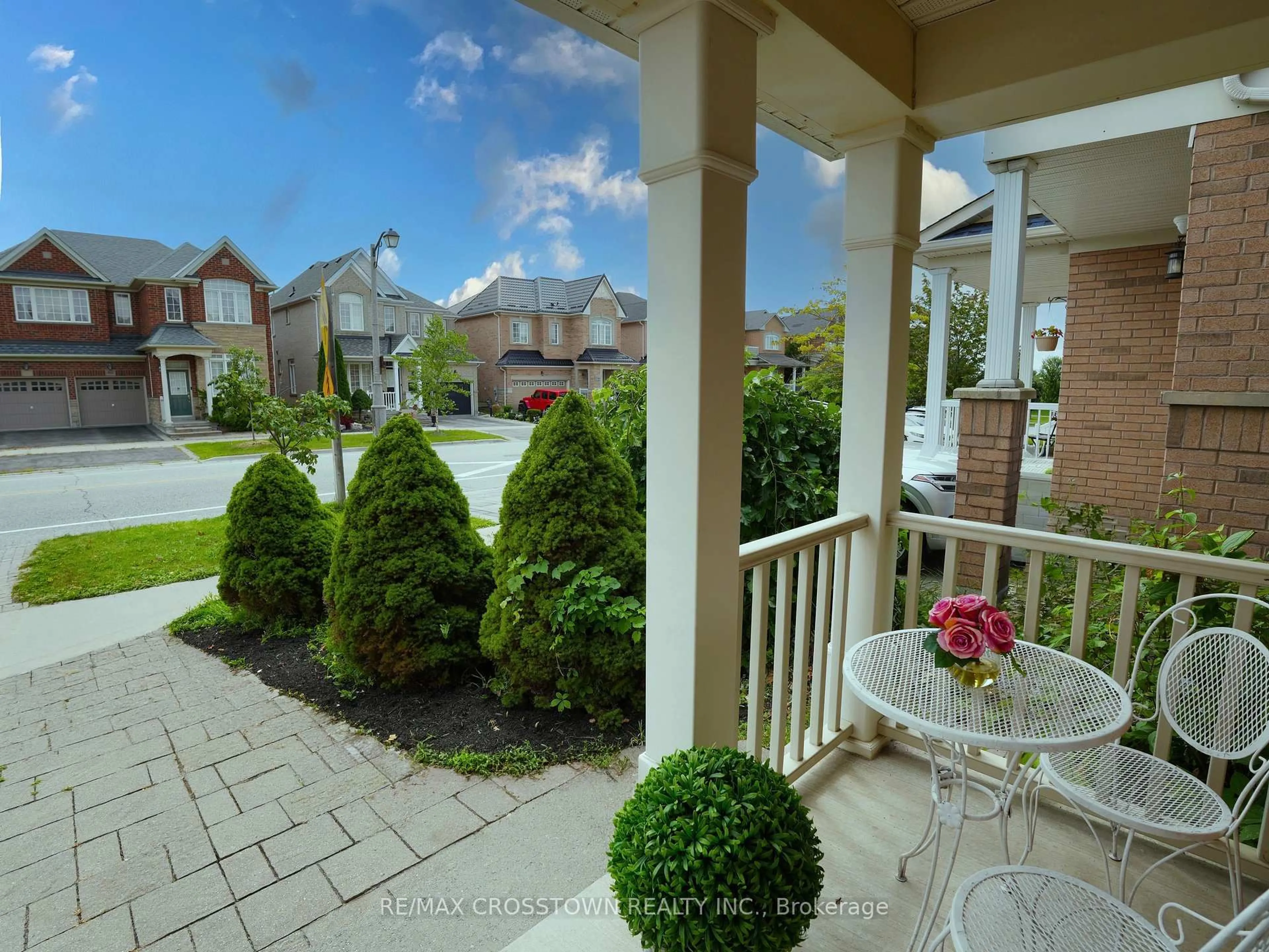 A pic from outside/outdoor area/front of a property/back of a property/a pic from drone, unknown for 460 Reeves Way Blvd, Whitchurch-Stouffville Ontario L4A 0H2