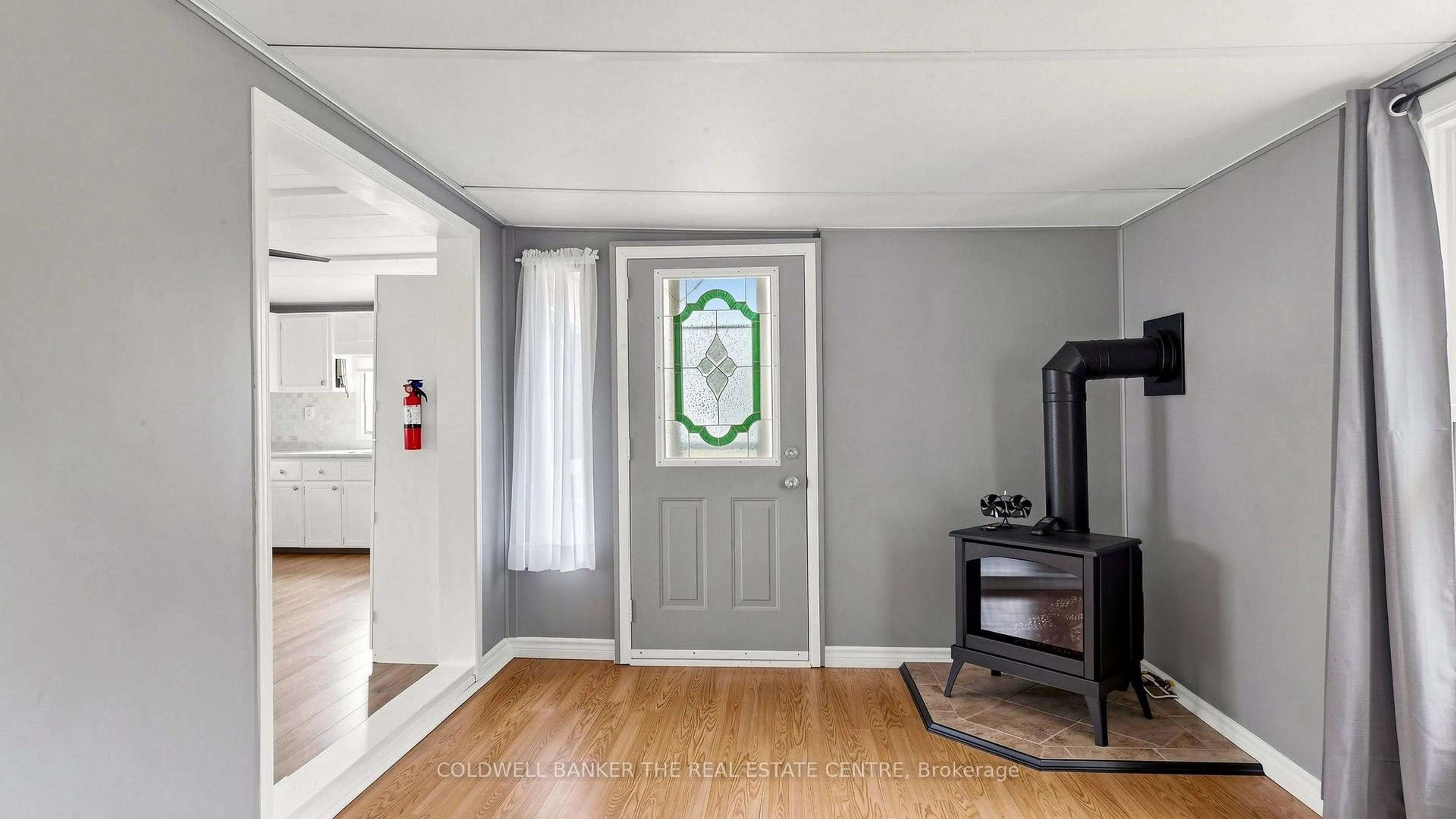 Indoor entryway for 285 Crydermans Sdrd #409, Georgina Ontario L0E 1A0