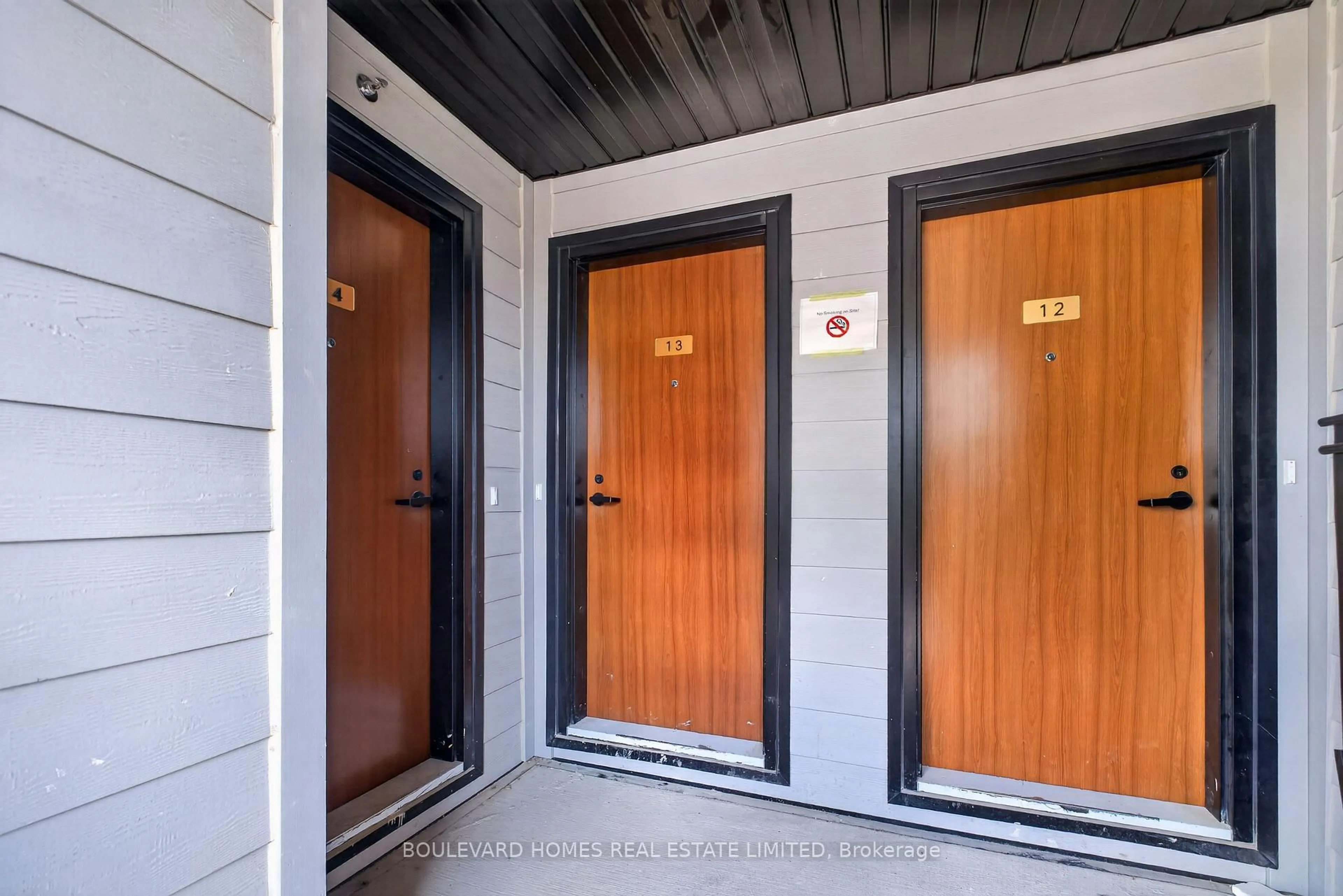 Indoor entryway for 30 Markdale Lane #13, Markham Ontario L3S 0E3