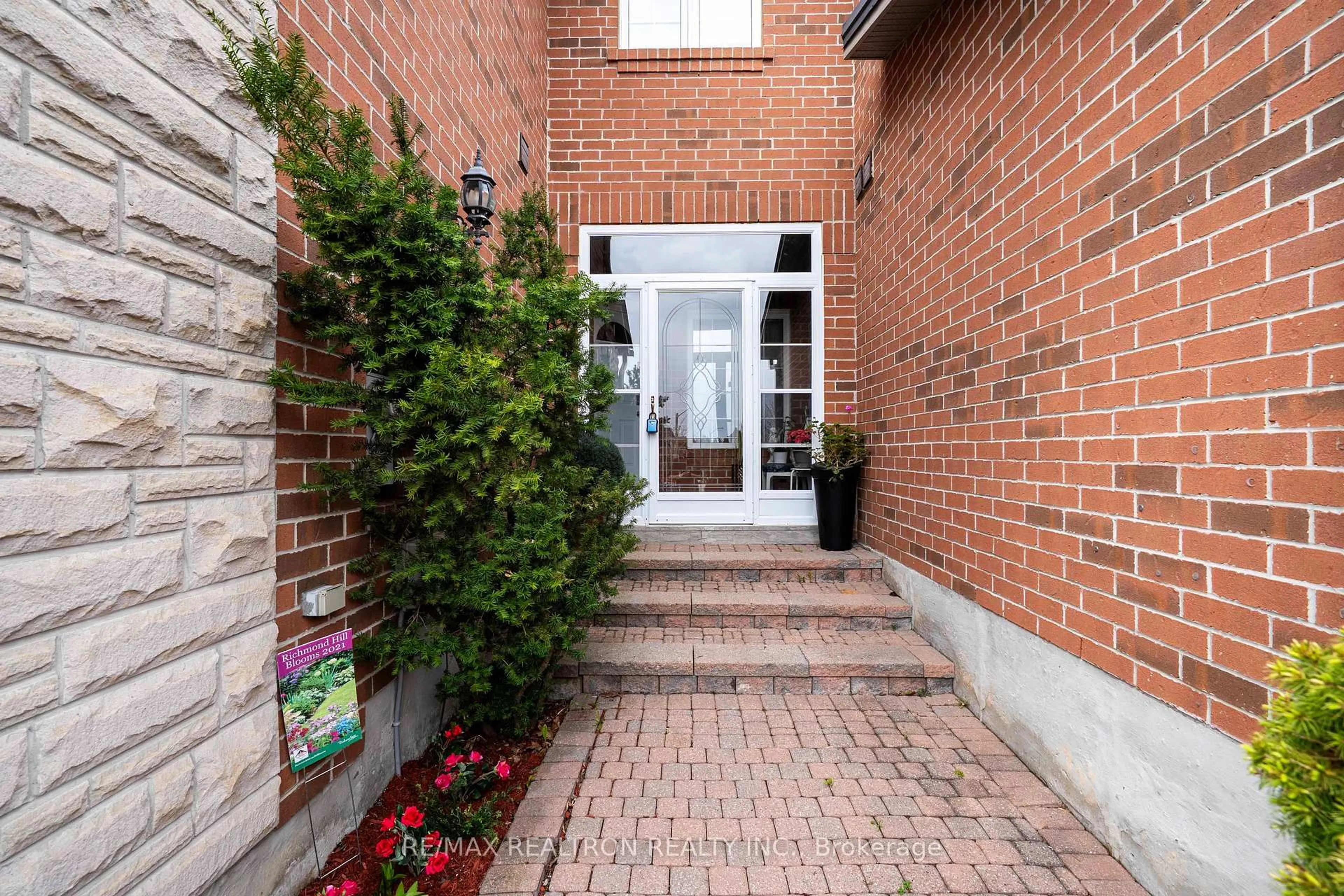 Unknown for 36 Edgemont Crt, Richmond Hill Ontario L4S 2H8